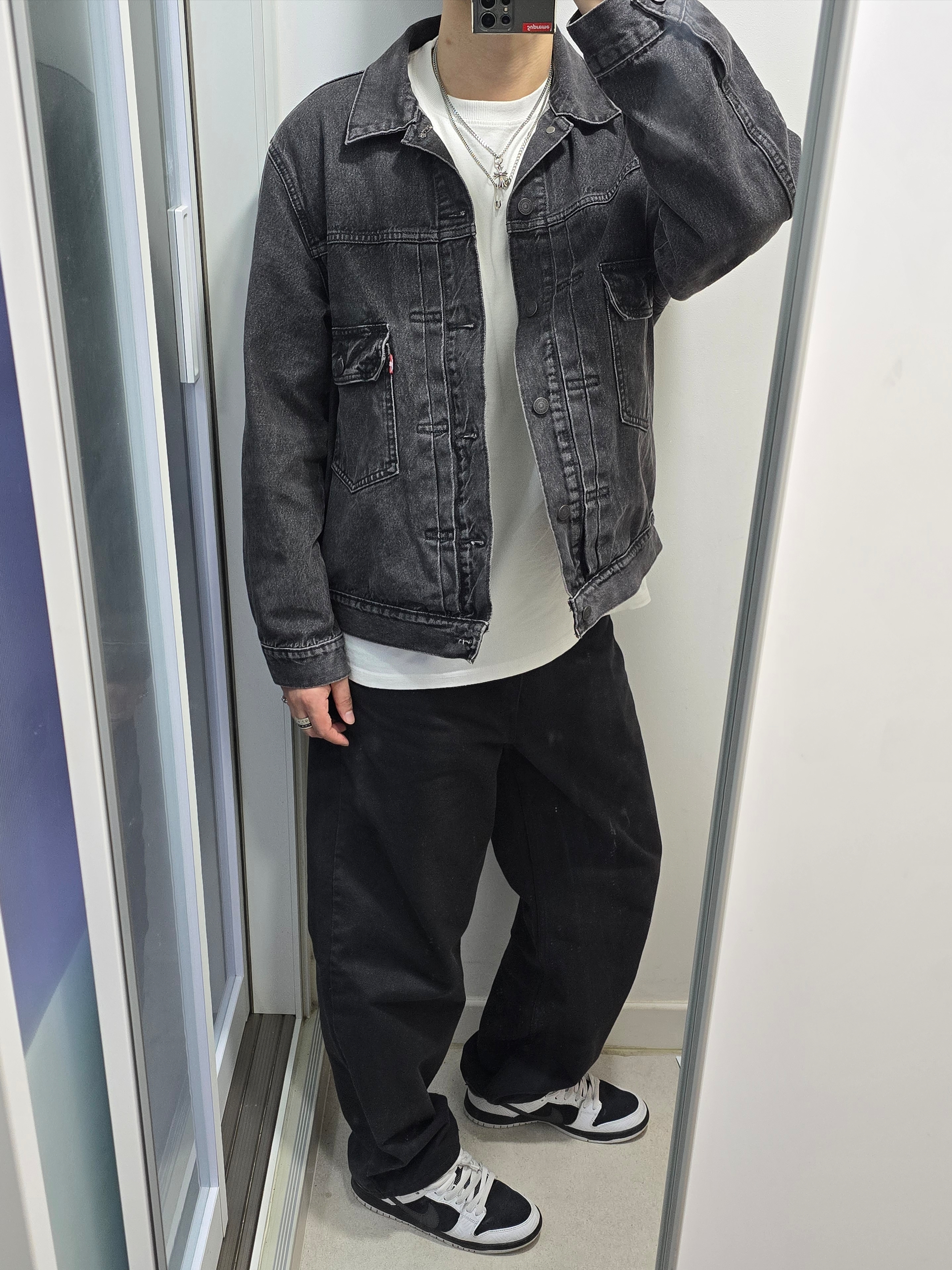 Levi's 578™ Baggy Jean Black, Nike x Tightbooth SB Dunk Low Pro Black and White 착용 스타일