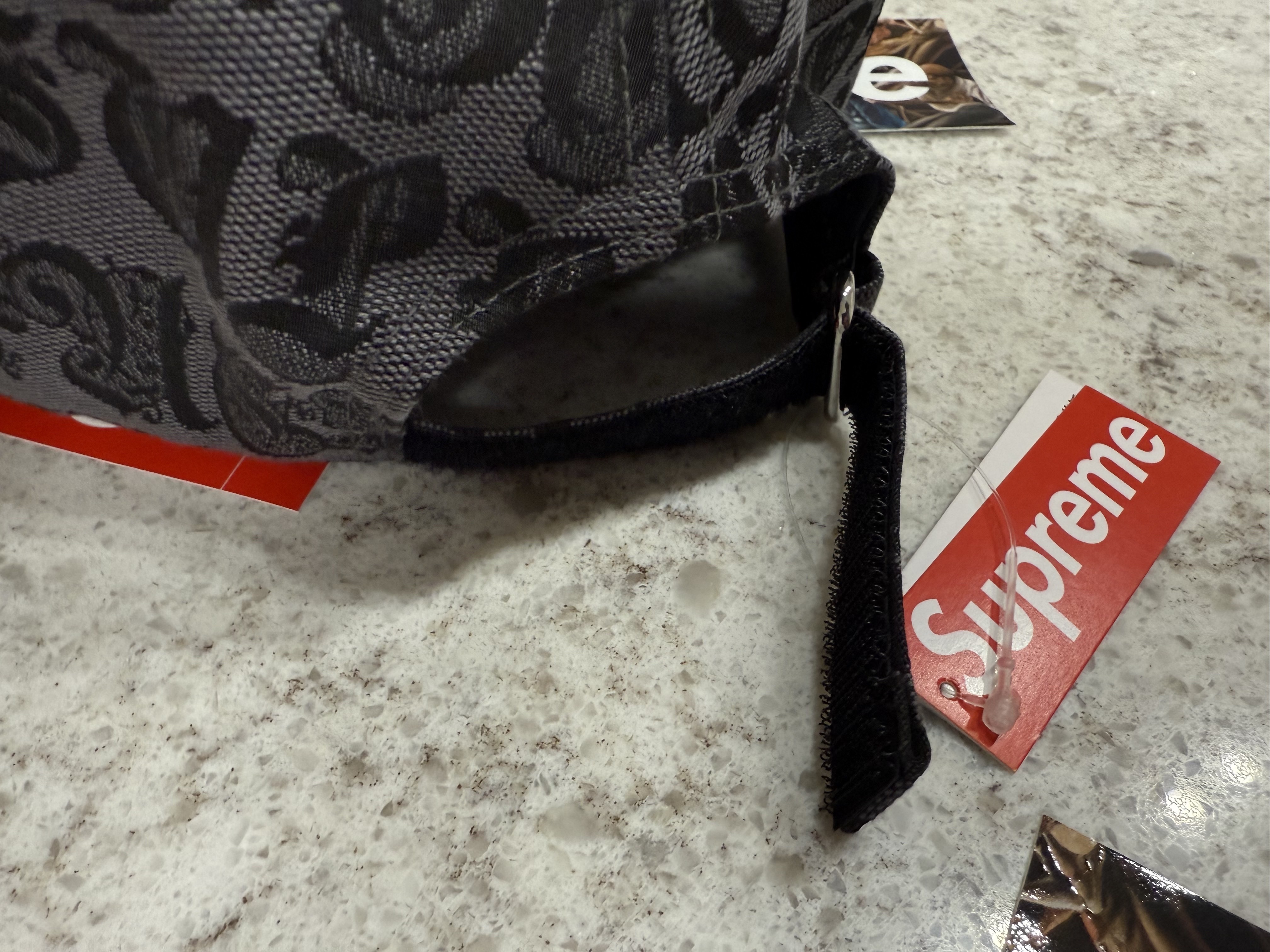 Supreme Cities Jacquard 6-Panel Black - 25SS, Supreme Mini Planters Multicolor (Set of 3) - 25SS 착용 스타일 - 4