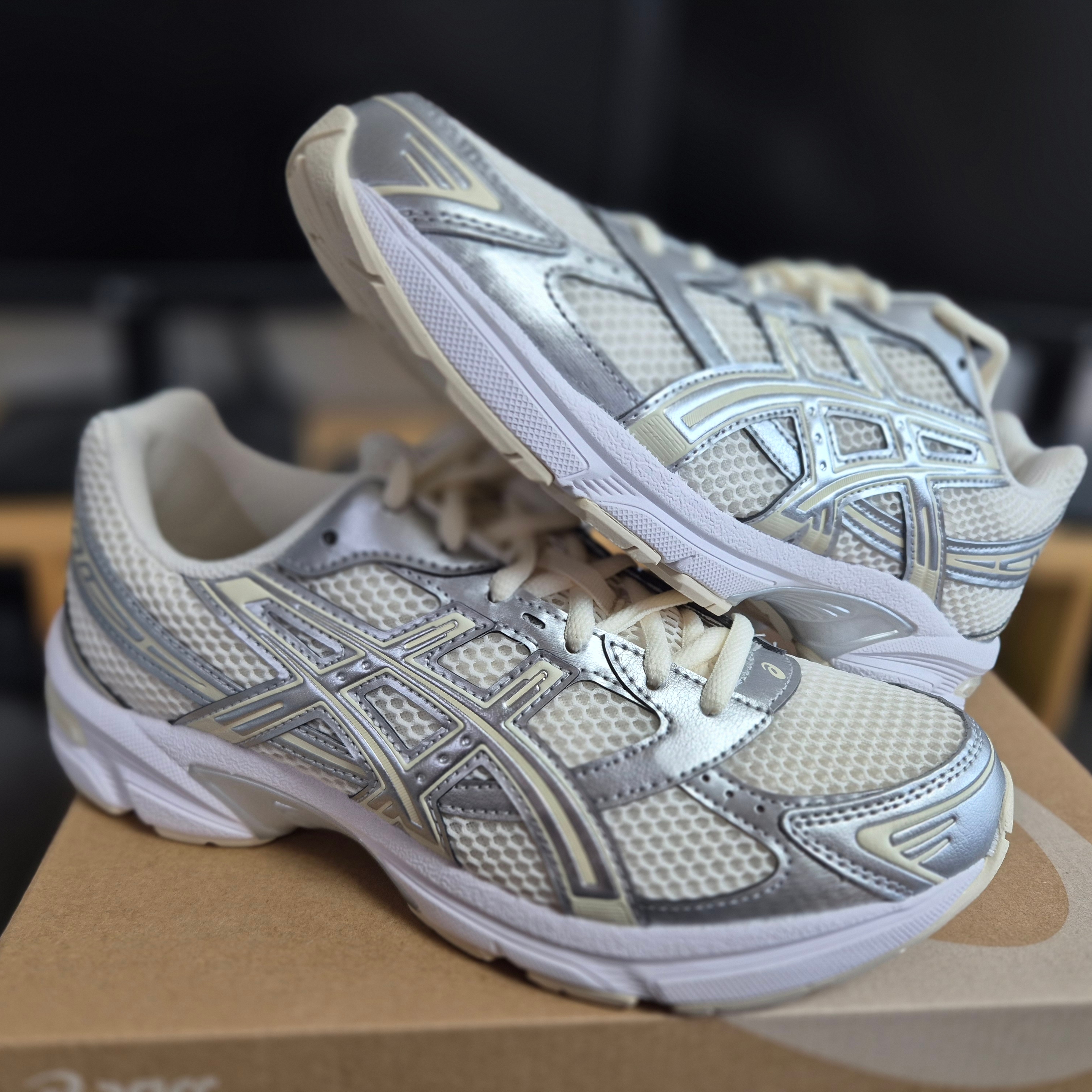 (W) Asics Gel-1130 Cream Pure Silver 착용 스타일