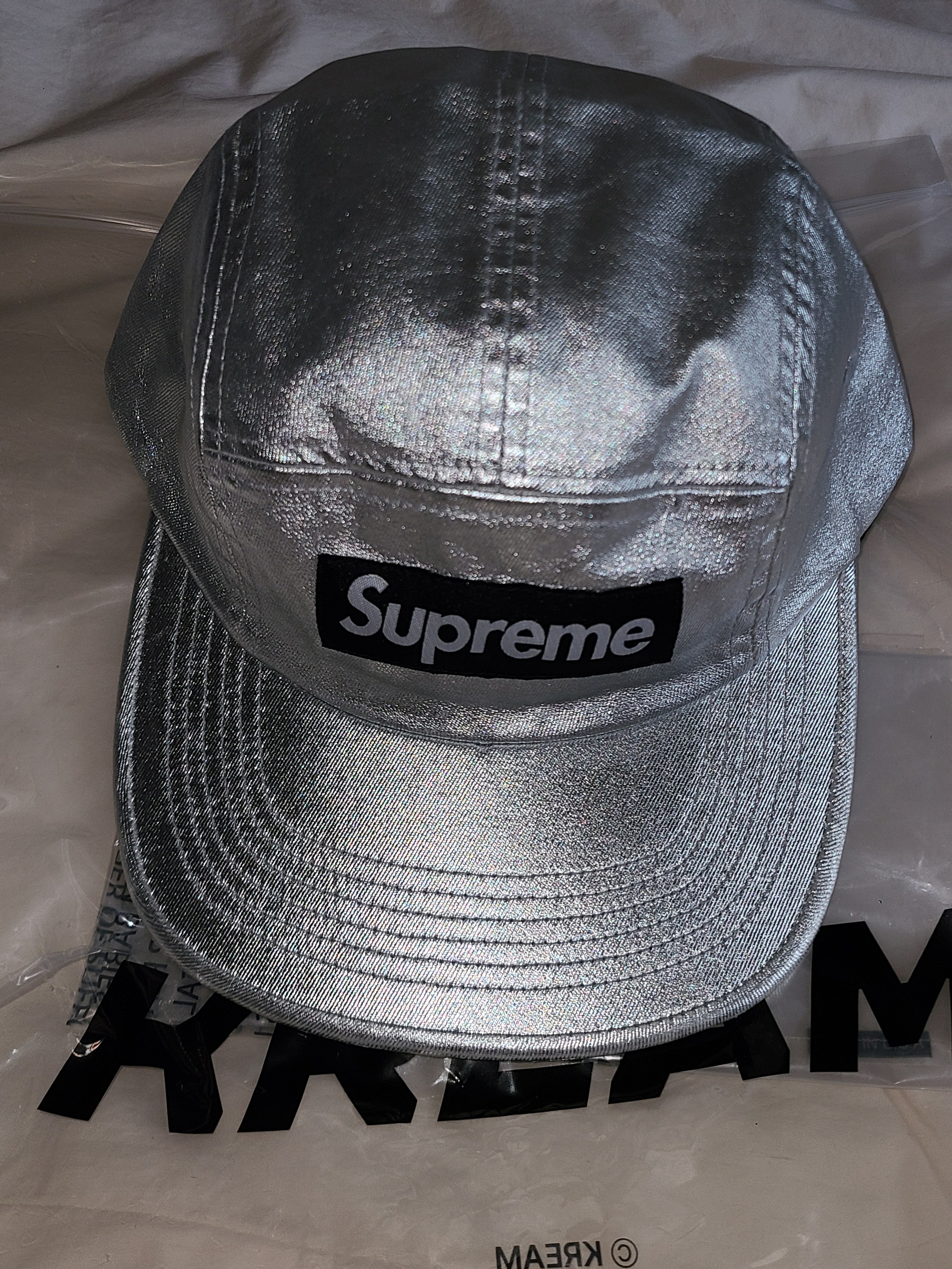 Supreme Washed Chino Twill Camp Cap Silver - 25SS 착용 스타일 - 3