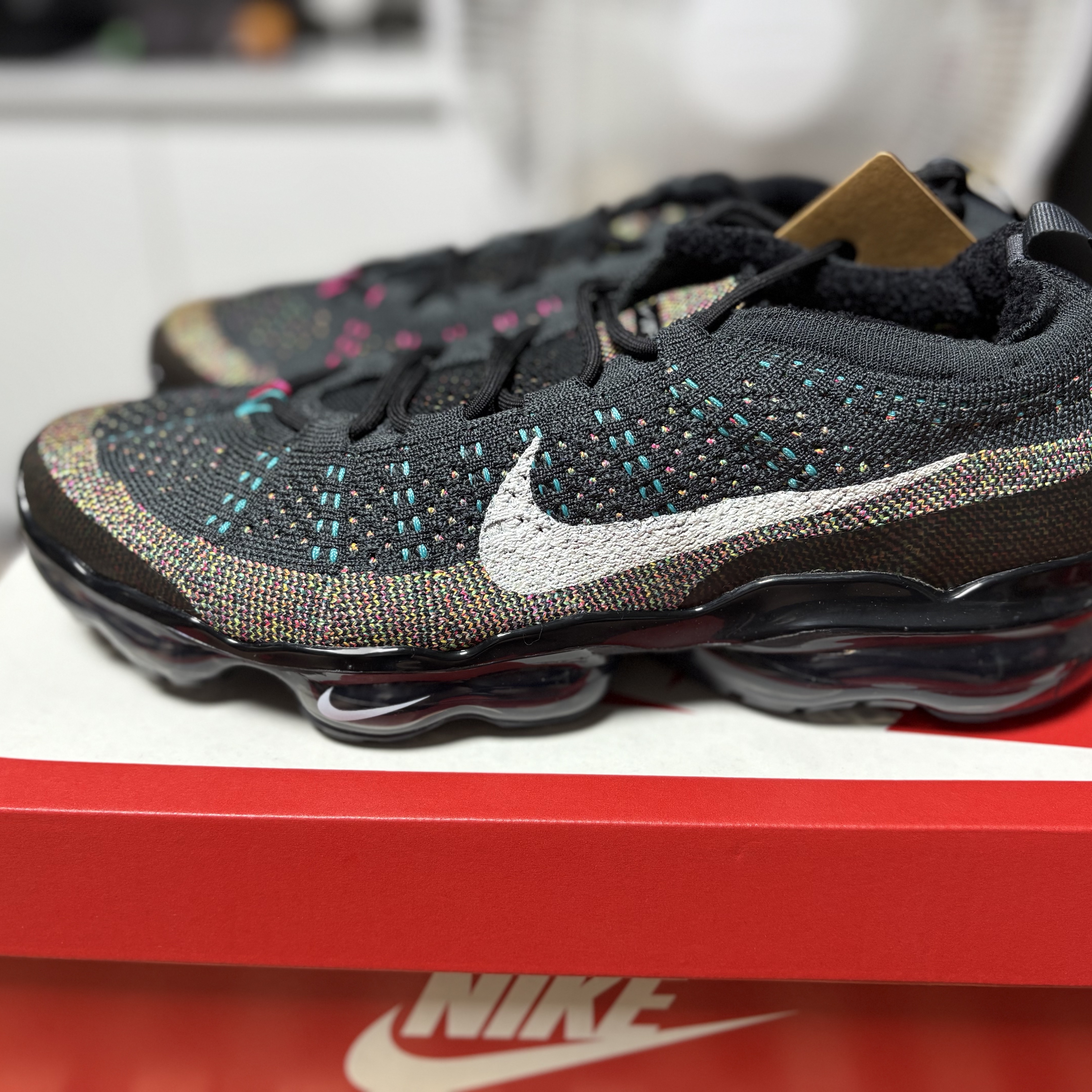Nike Air Vapormax 2023 Flyknit Anthracite Black 착용 스타일 - 1