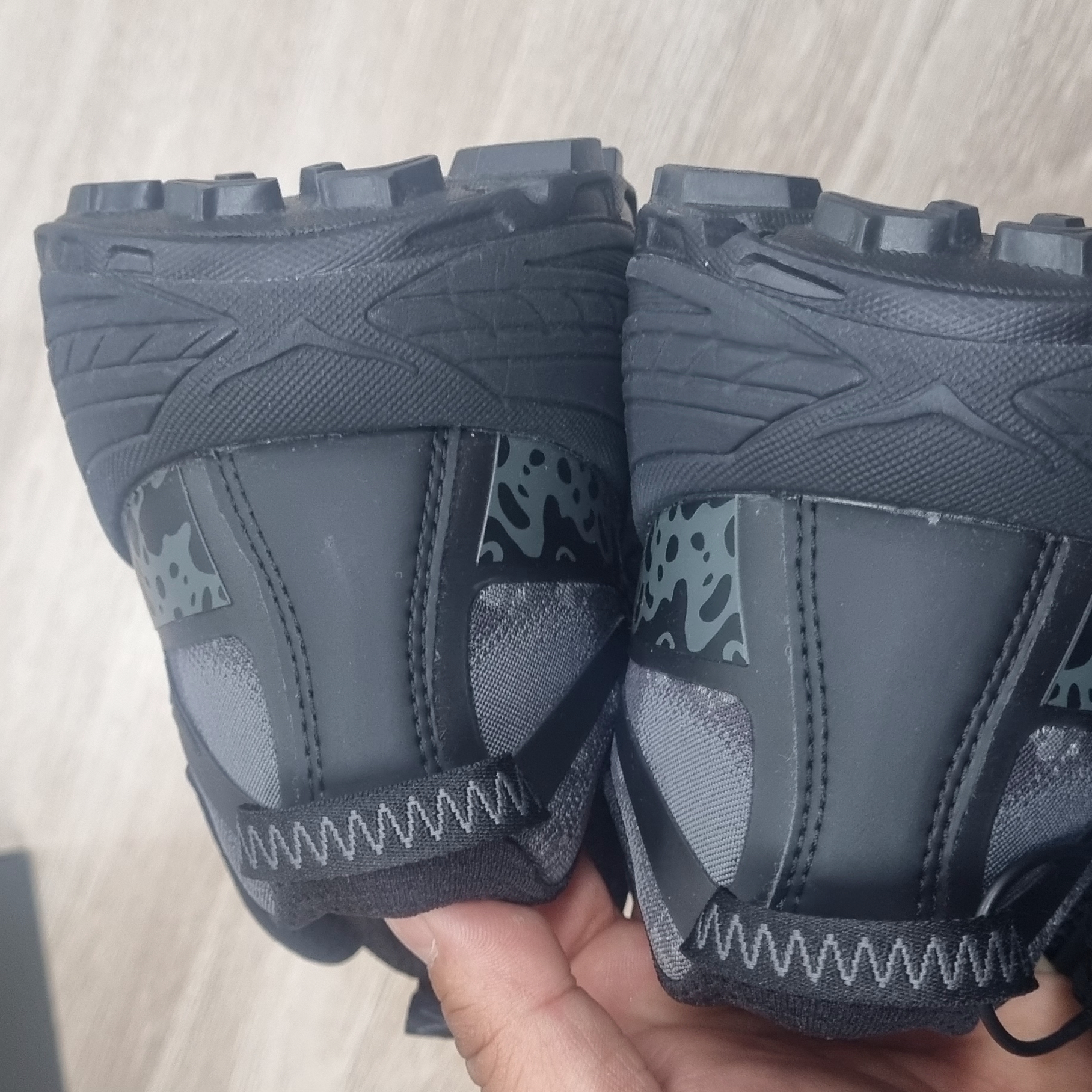 Hoka Mafate Three2 Tech Stealth Black 착용 스타일 - 5