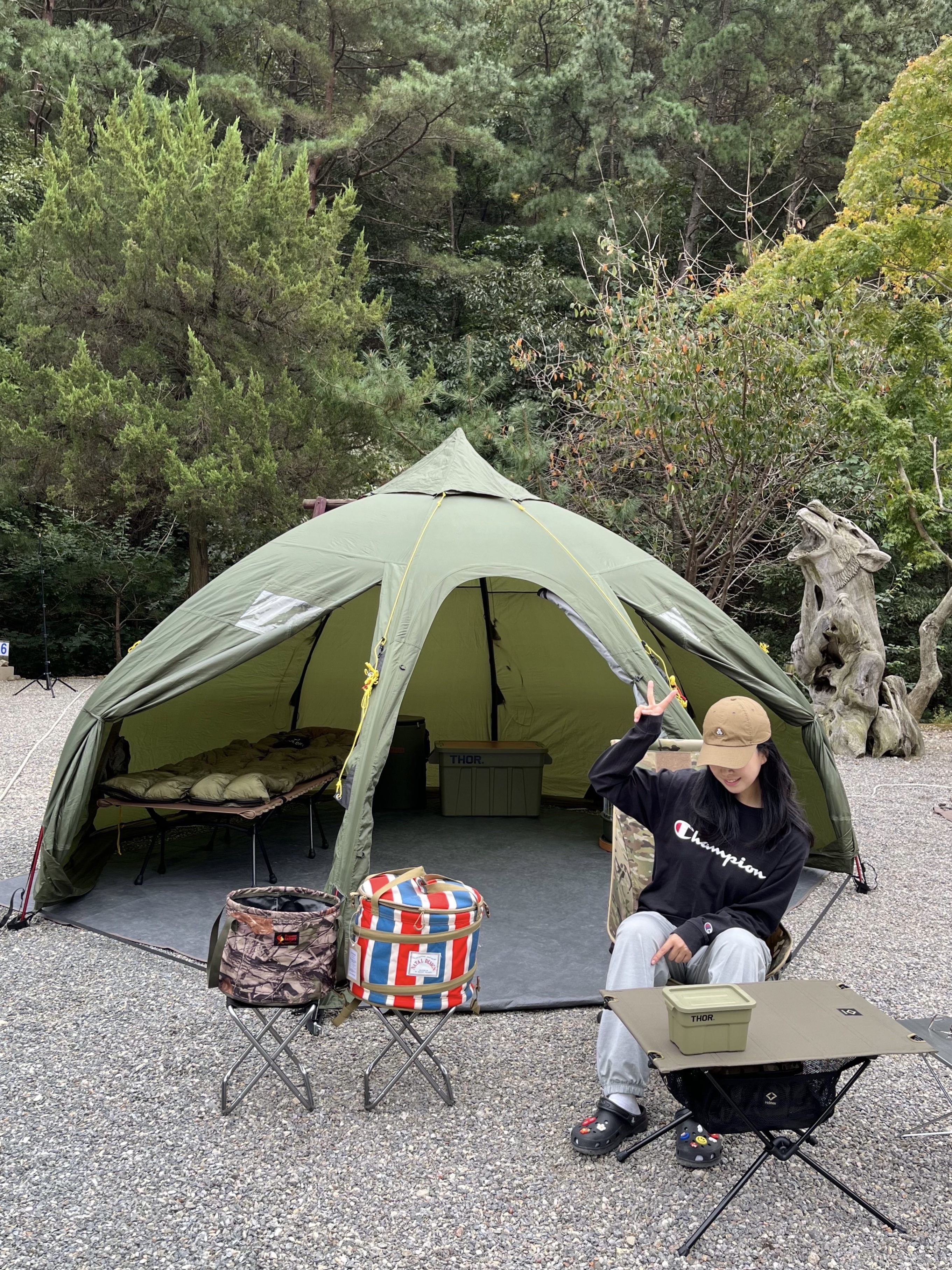 Helsport Varanger Dome 4-6 Outer Tent (With Pole), Helinox Tactical Cot Convertible Coyote Tan (Without Legs) 착용 스타일