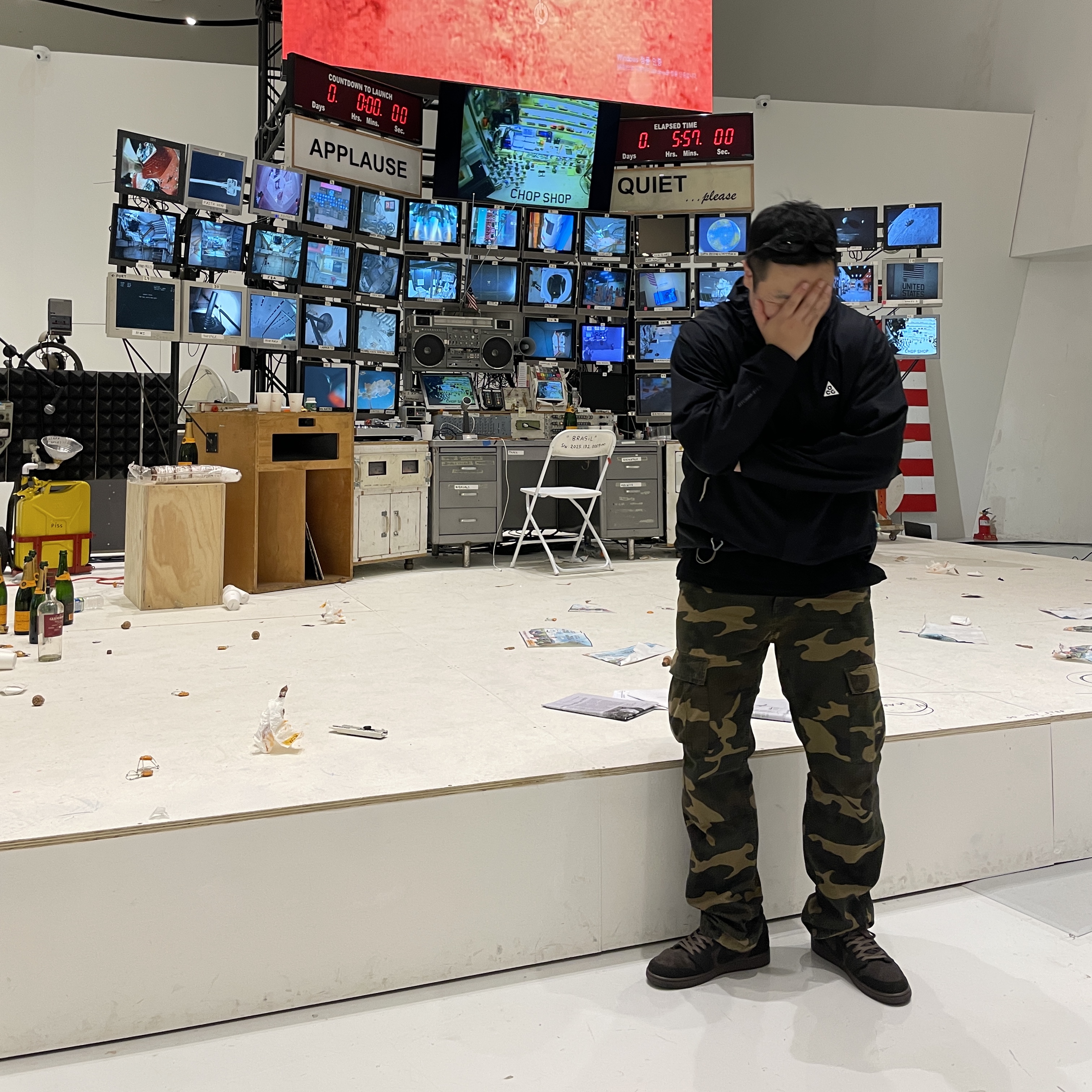 Nike ACG Storm-Fit ADV Cascade Rains Full Zip Jacket Black - Asia, Jordan 1 x Travis Scott Retro Low OG SP Velvet Brown and Dark Mocha 착용 스타일 - 1