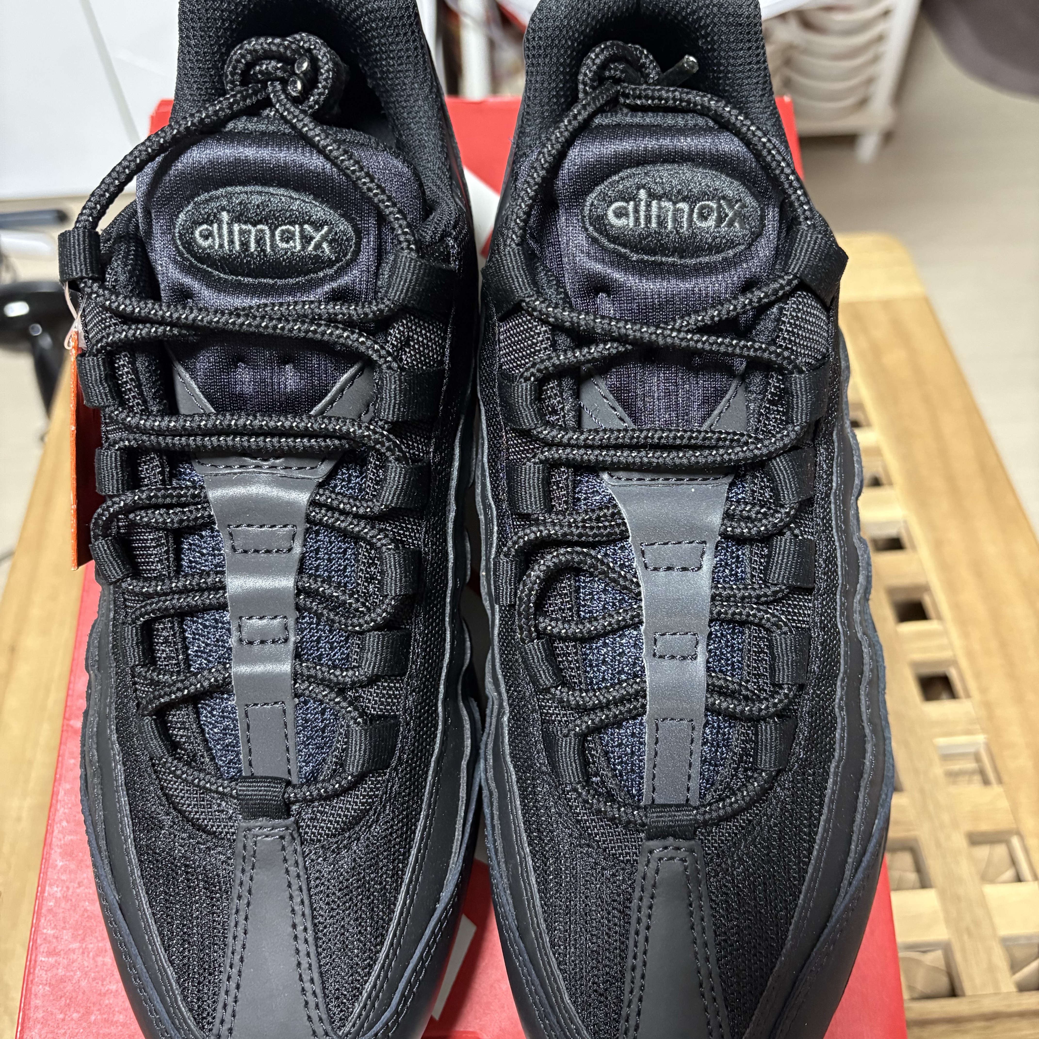 Nike Air Max 95 Essential Triple Black 2020 착용 스타일 - 4