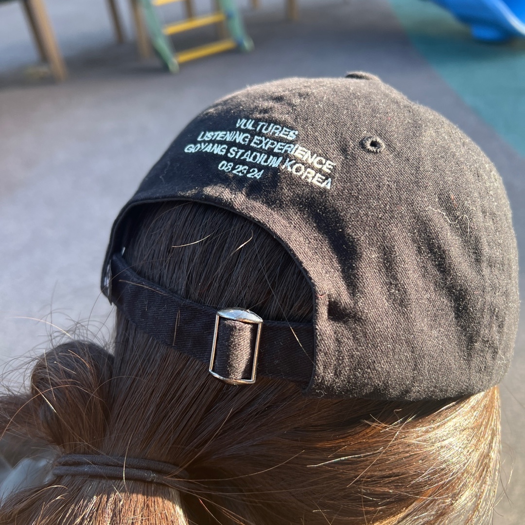 ¥$ Vultures Merch Cap Black - Korea Exclusive 착용 스타일 - 2