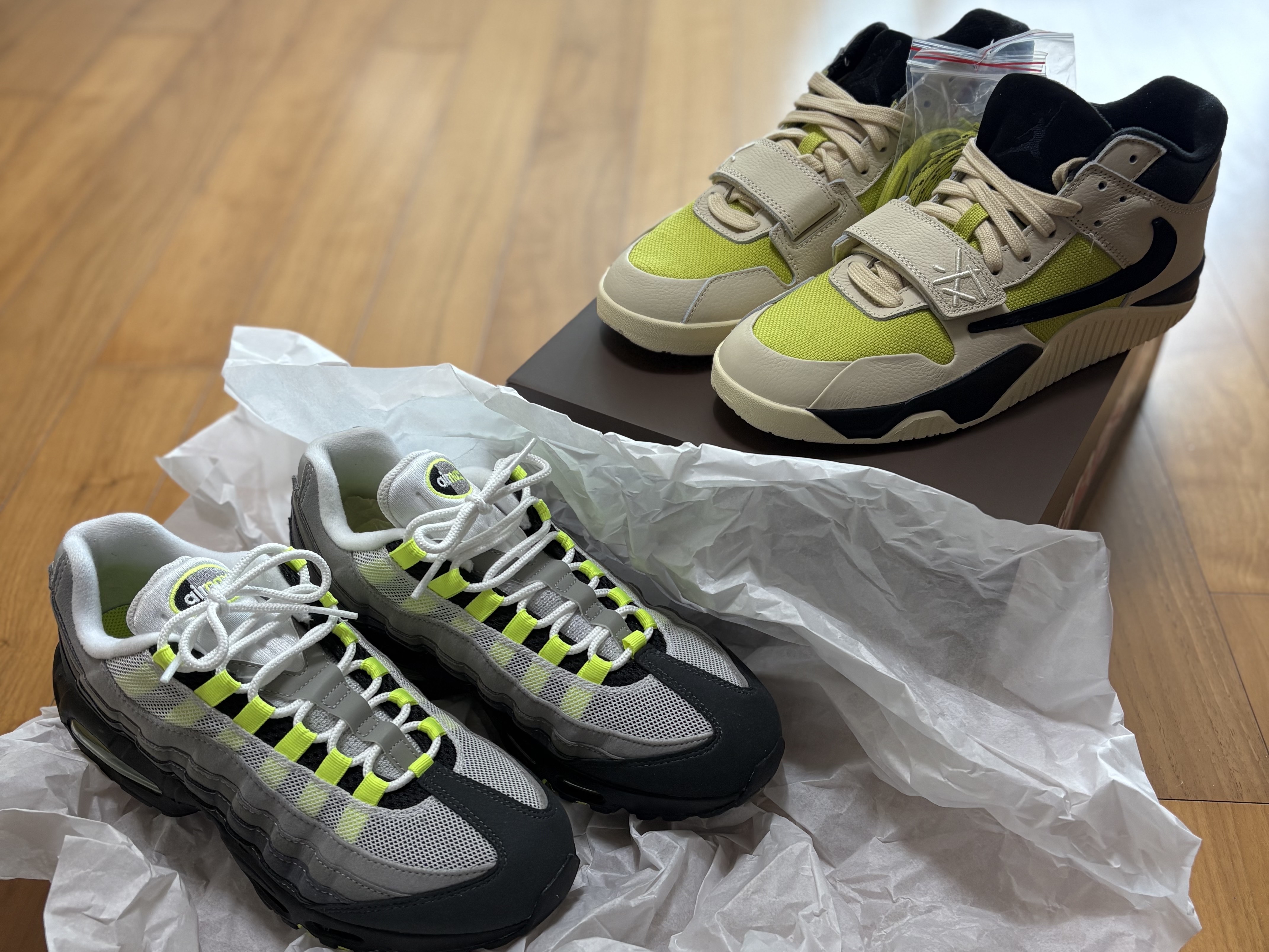 Jordan x Travis Scott Jumpman Jack TR Bright Cactus, Jordan 1 x Travis Scott Retro Low OG SP Reverse Olive 착용 스타일 - 4