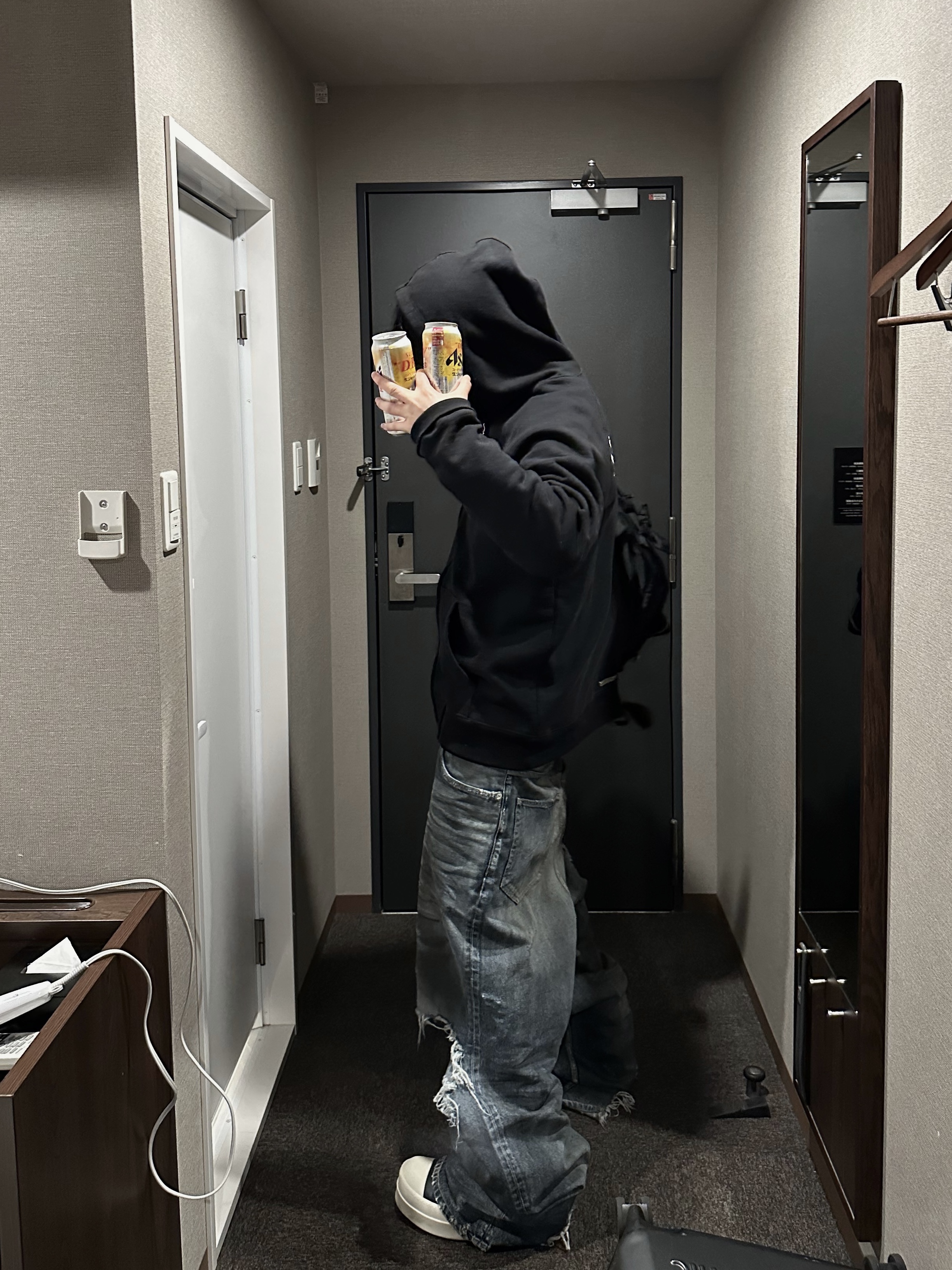 Rick Owens Mega Bumper Sneakers Black Milk, Balenciaga Baggy Pants Light Blue 착용 스타일