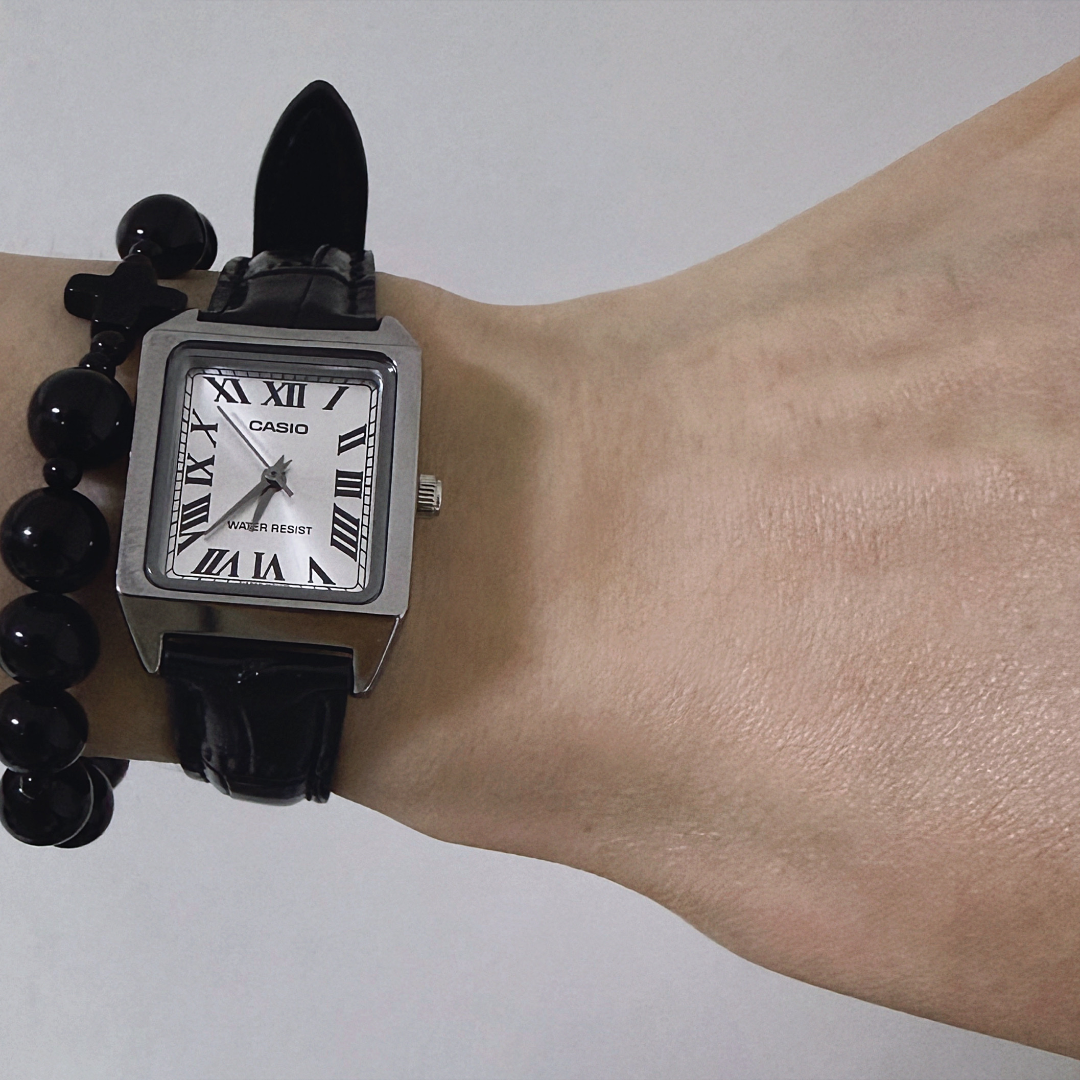 Casio LTP-V007L-7B1 착용 스타일