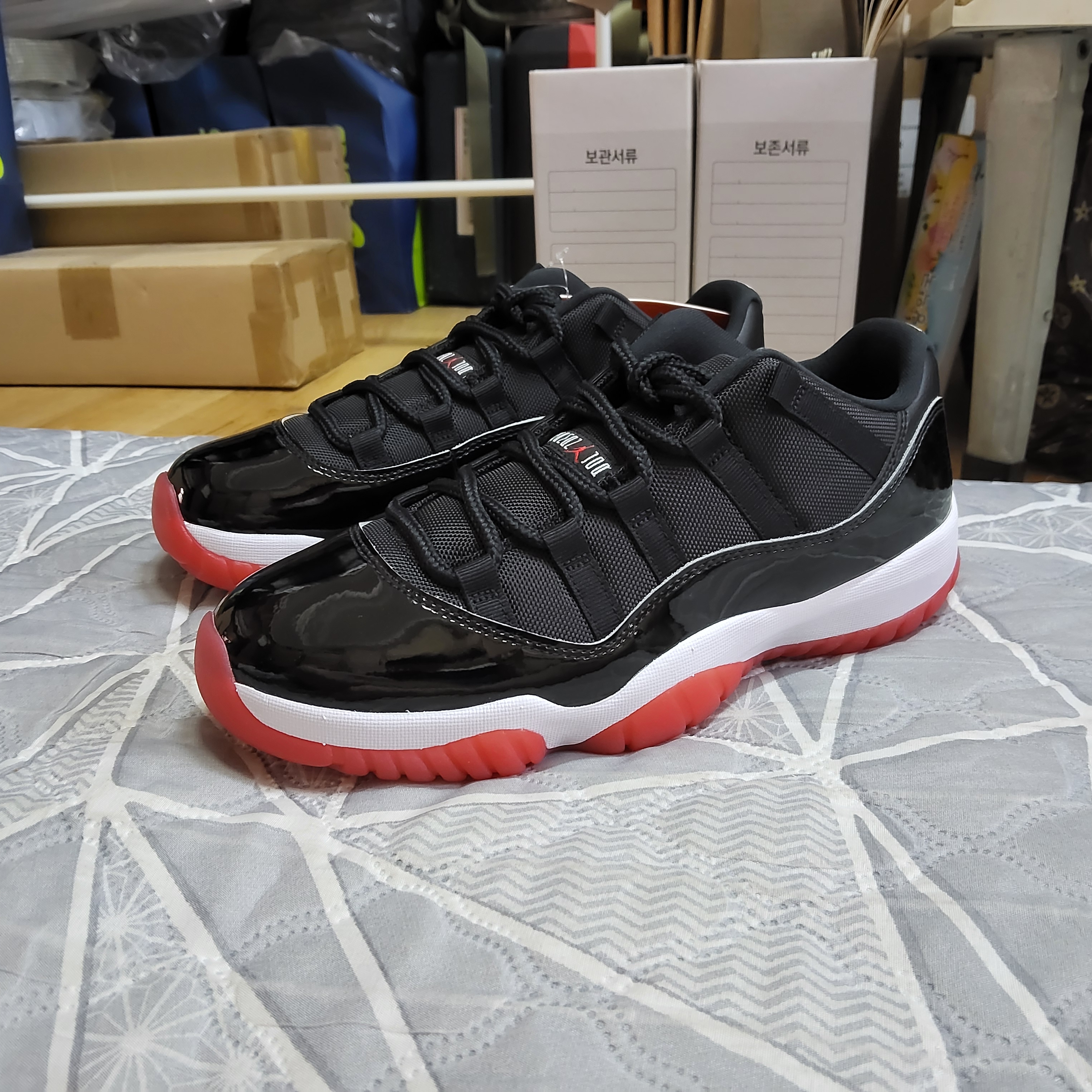 Jordan 11 Retro Low Bred 2025 착용 스타일 - 4
