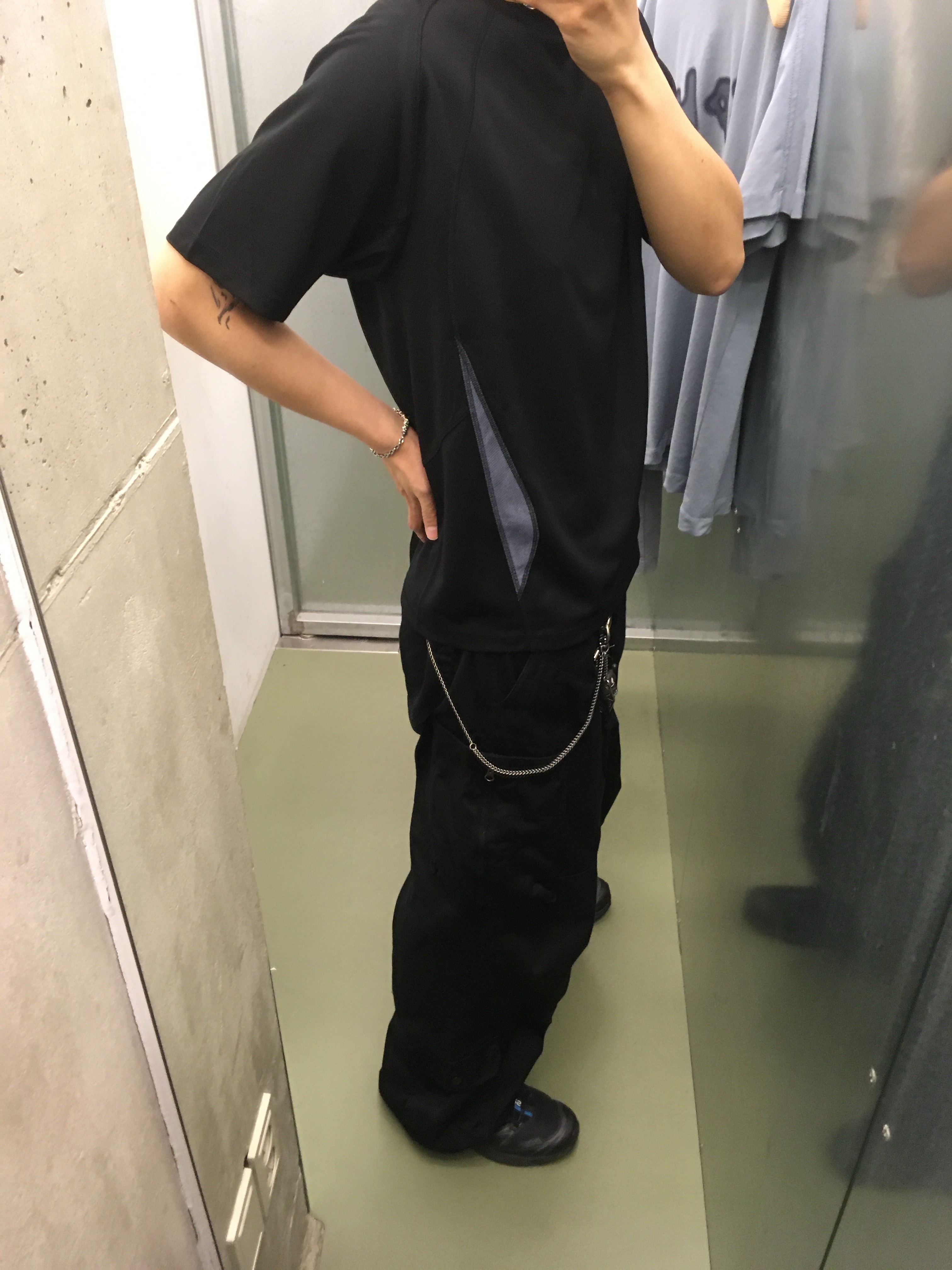 Sansan Gear Flowing Panel T-Shirt Black, Salomon XT-6 ADV Black 착용 스타일 - 2