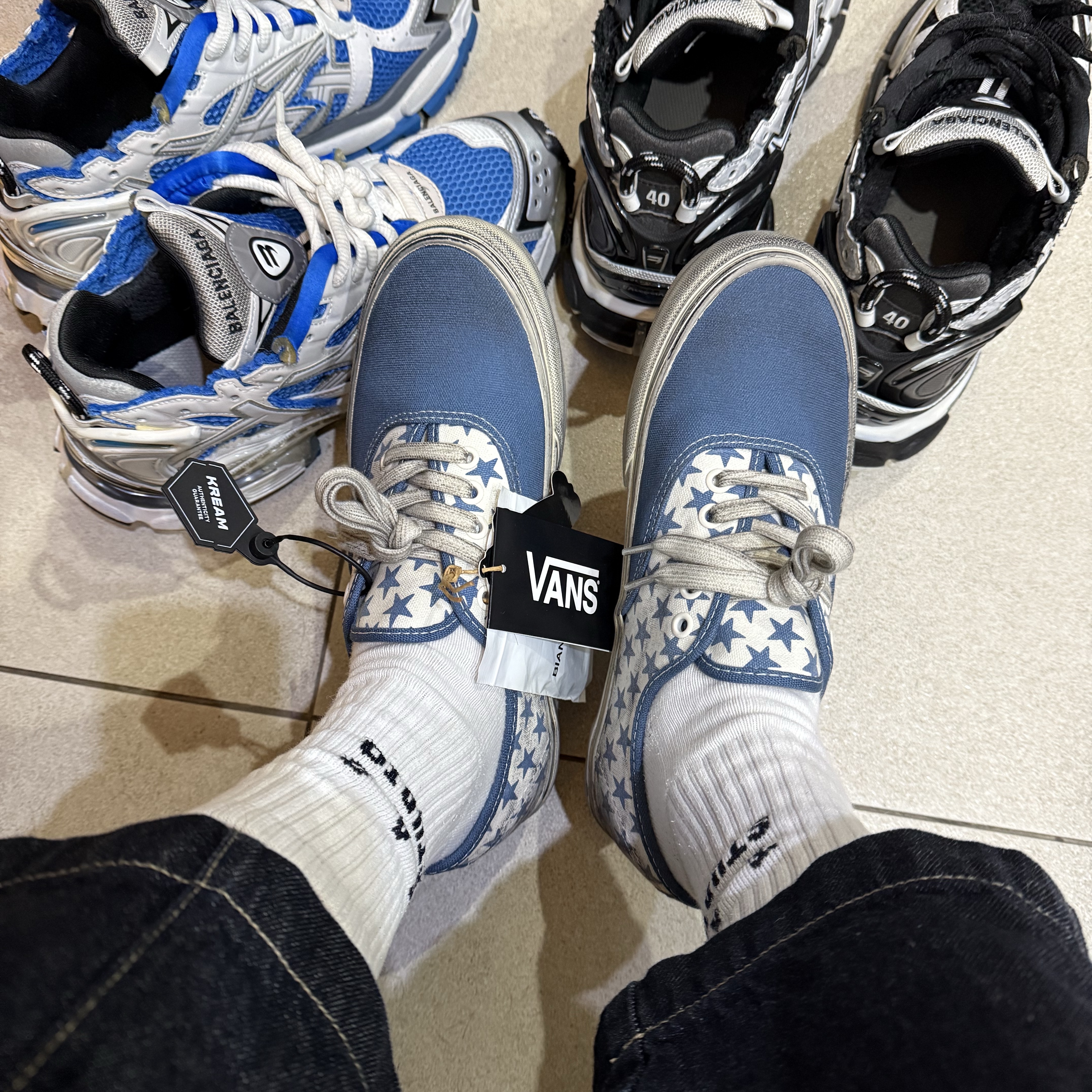 Vans Vault x Bianca Chandon Authentic LX Stressed Navy White 착용 스타일