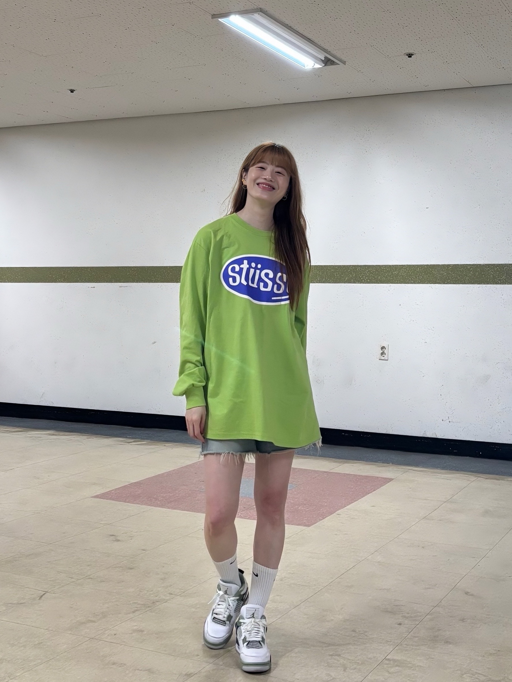 (W) Jordan 4 Retro Oil Green, Stussy Pitstop LS T-Shirt Tea 착용 스타일 - 4