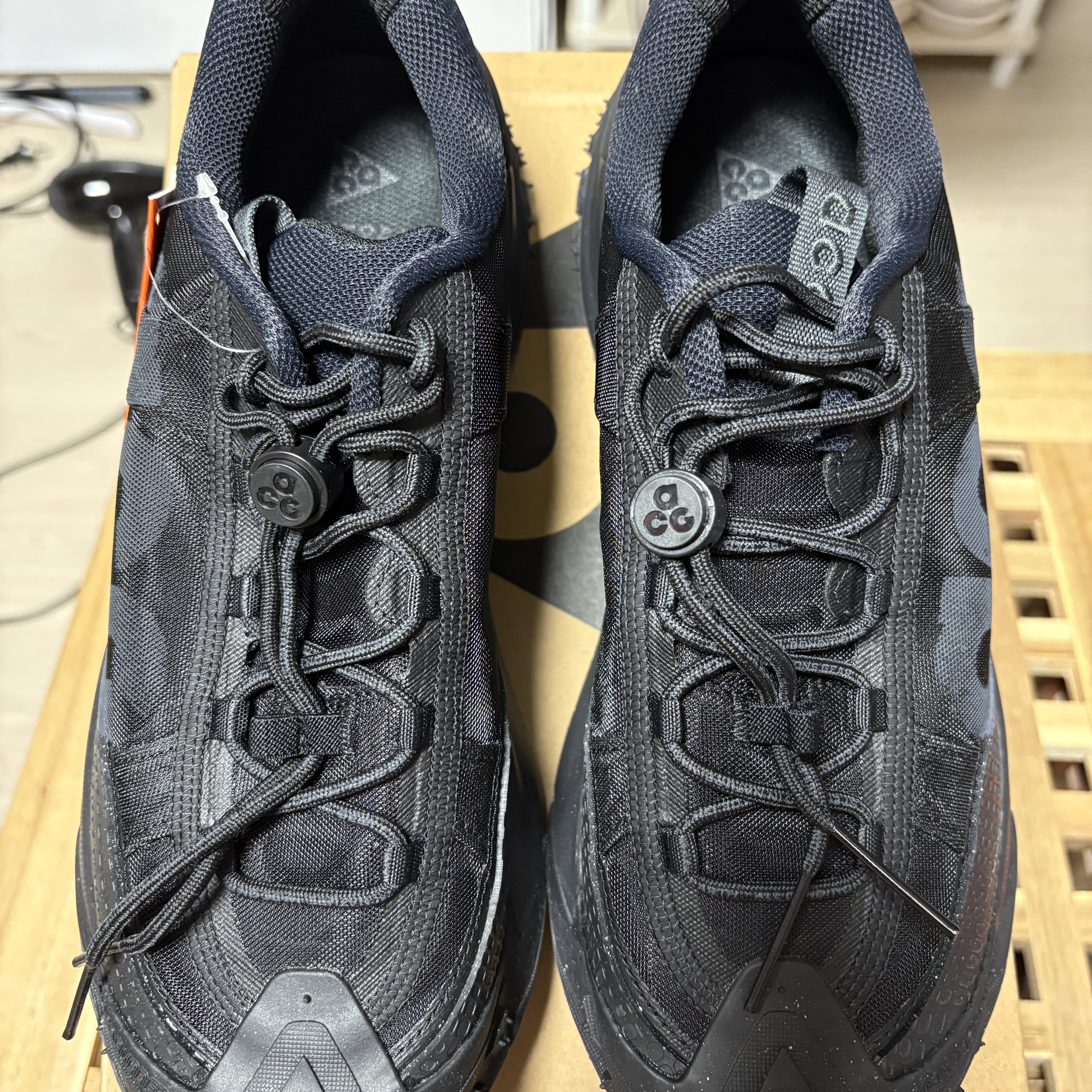 Nike ACG Mountain Fly 2 Low Black 착용 스타일 - 4
