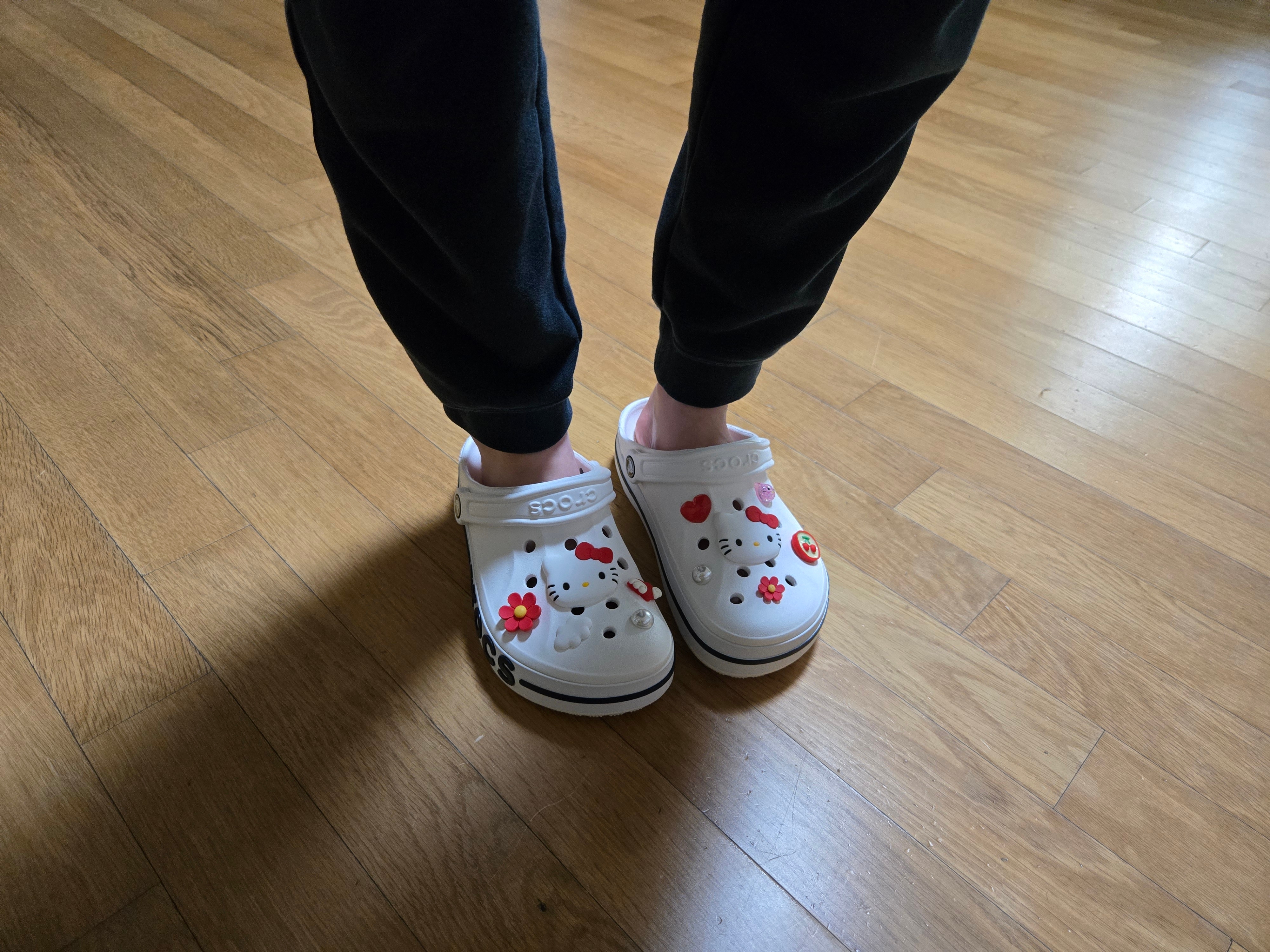 Crocs Bayaband Clog White Navy 착용 스타일