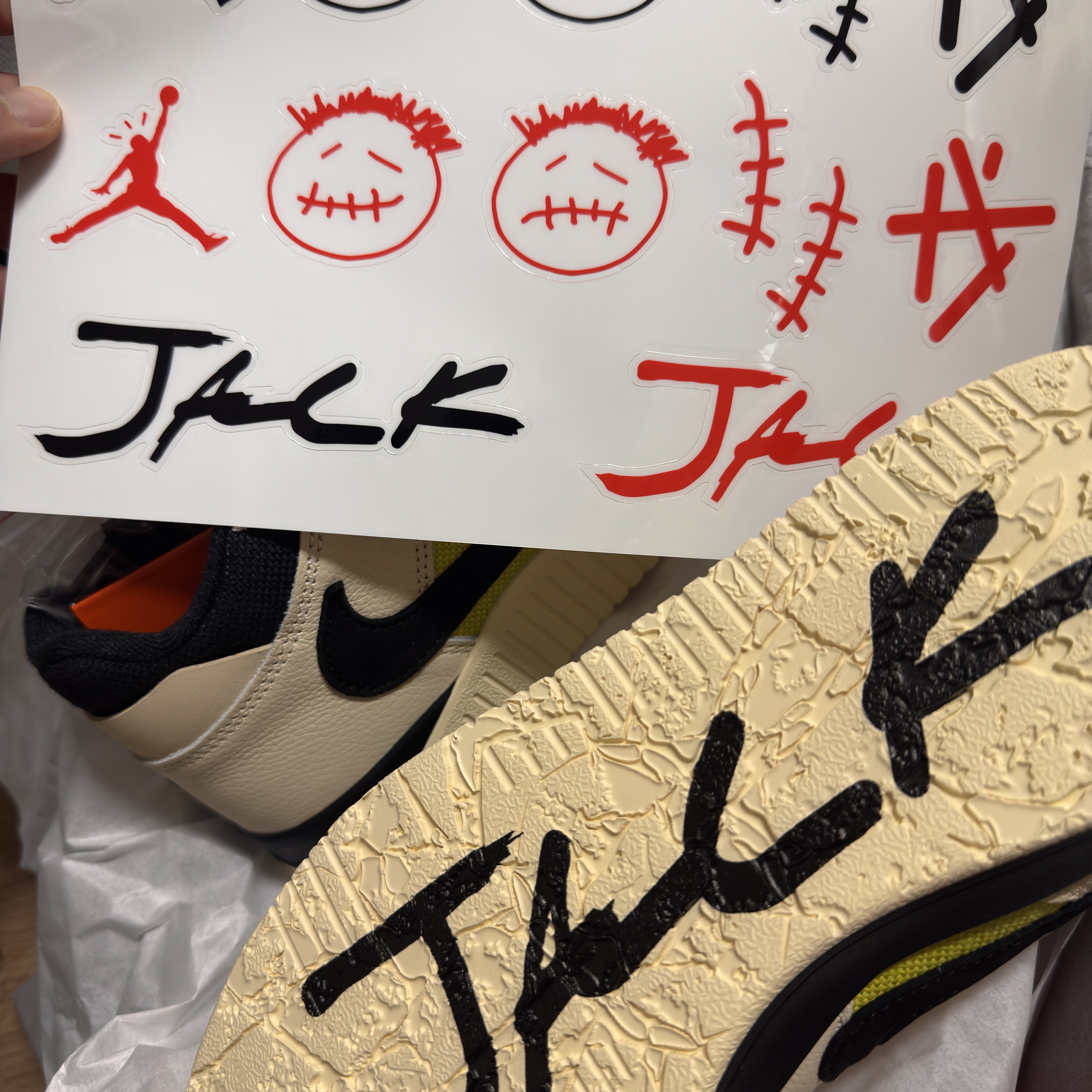 Jordan x Travis Scott Jumpman Jack TR Bright Cactus 착용 스타일 - 2