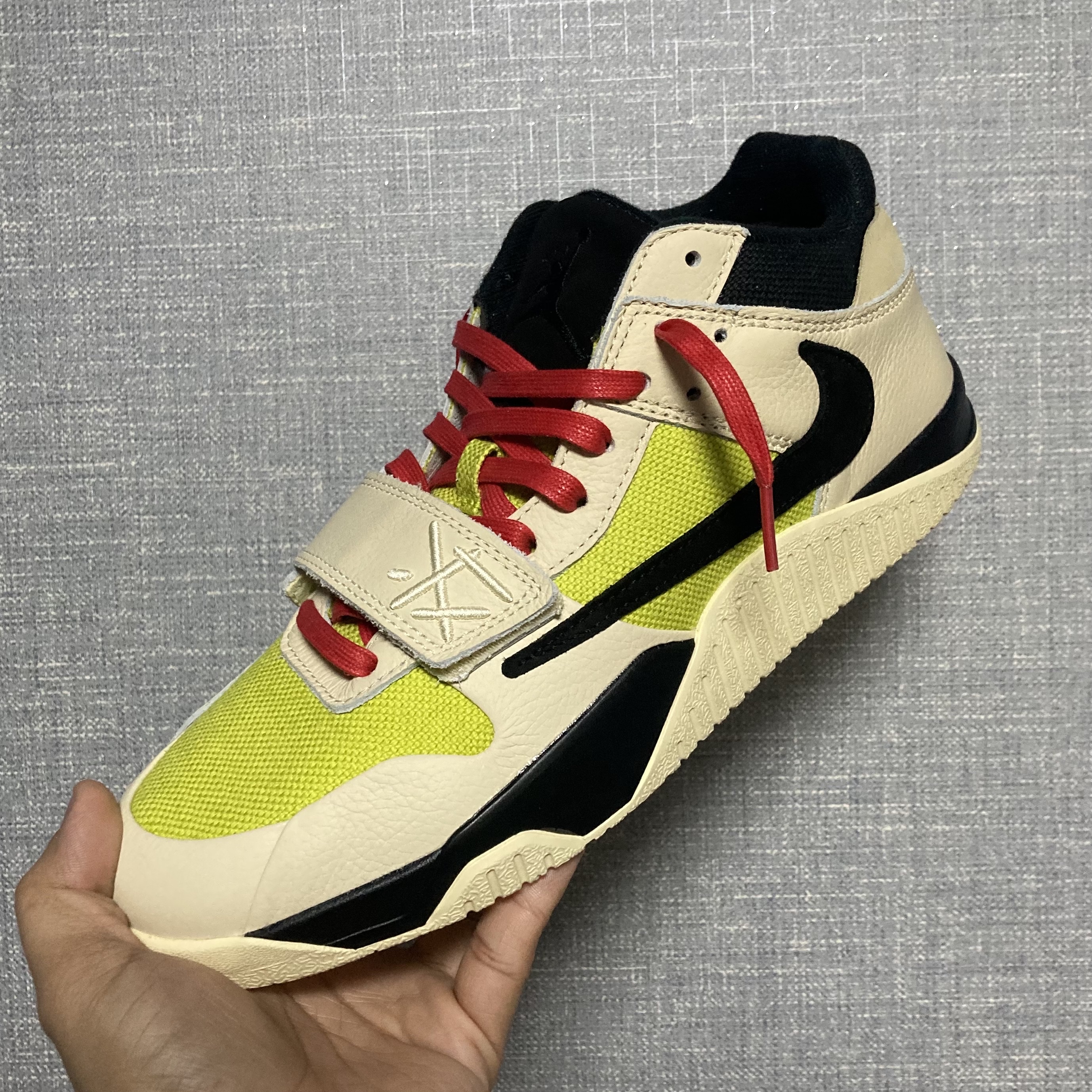 Jordan x Travis Scott Jumpman Jack TR Bright Cactus 착용 스타일 - 4
