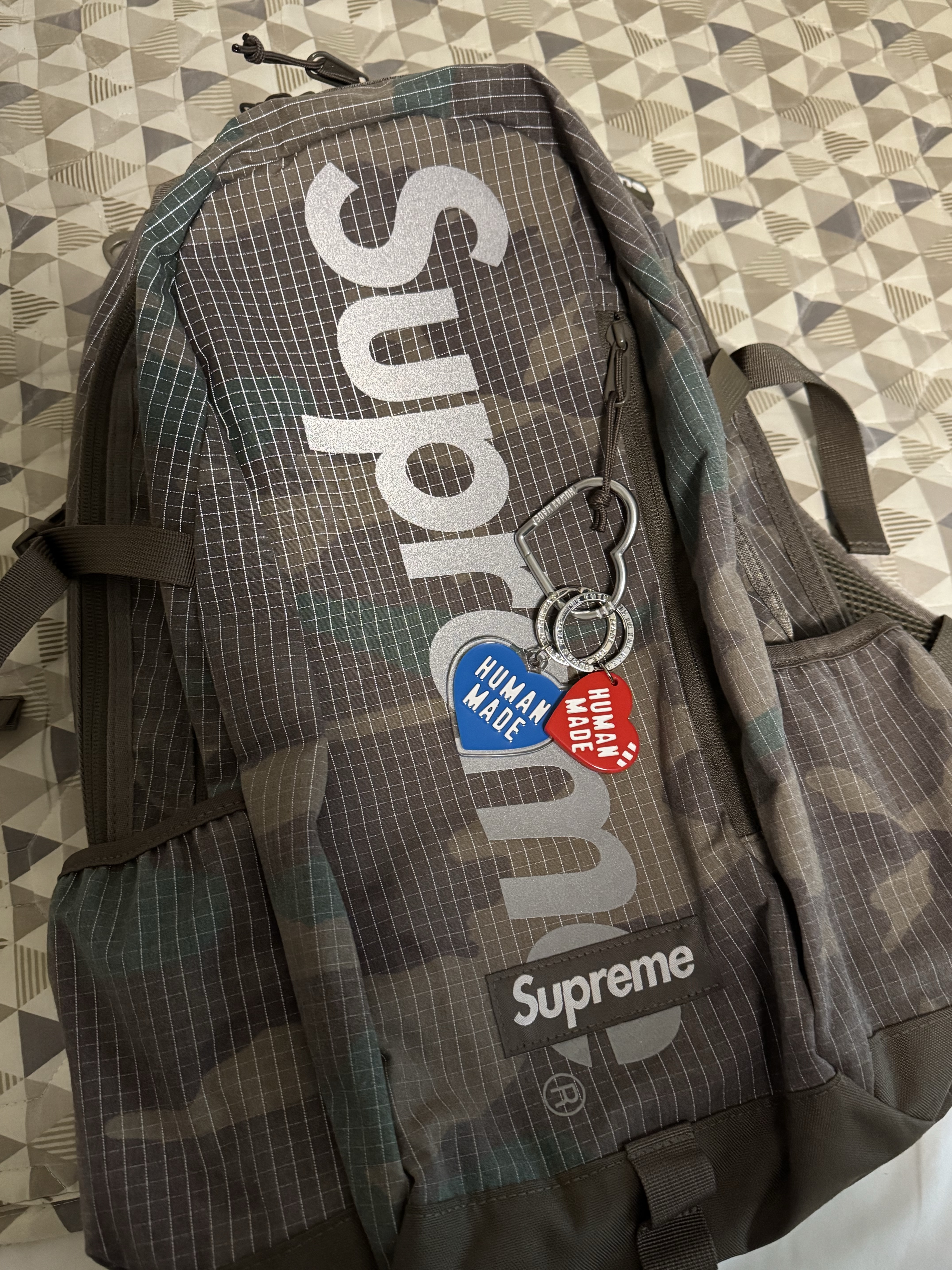 Supreme Backpack Woodland Camo - 24SS, Human Made Acrylic Heart Keyring Blue 착용 스타일