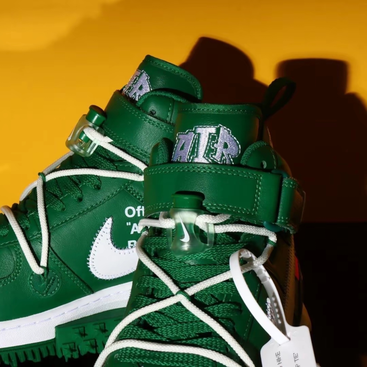 Nike x Off-White Air Force 1 Mid SP Leather Pine Green 착용 스타일 - 5