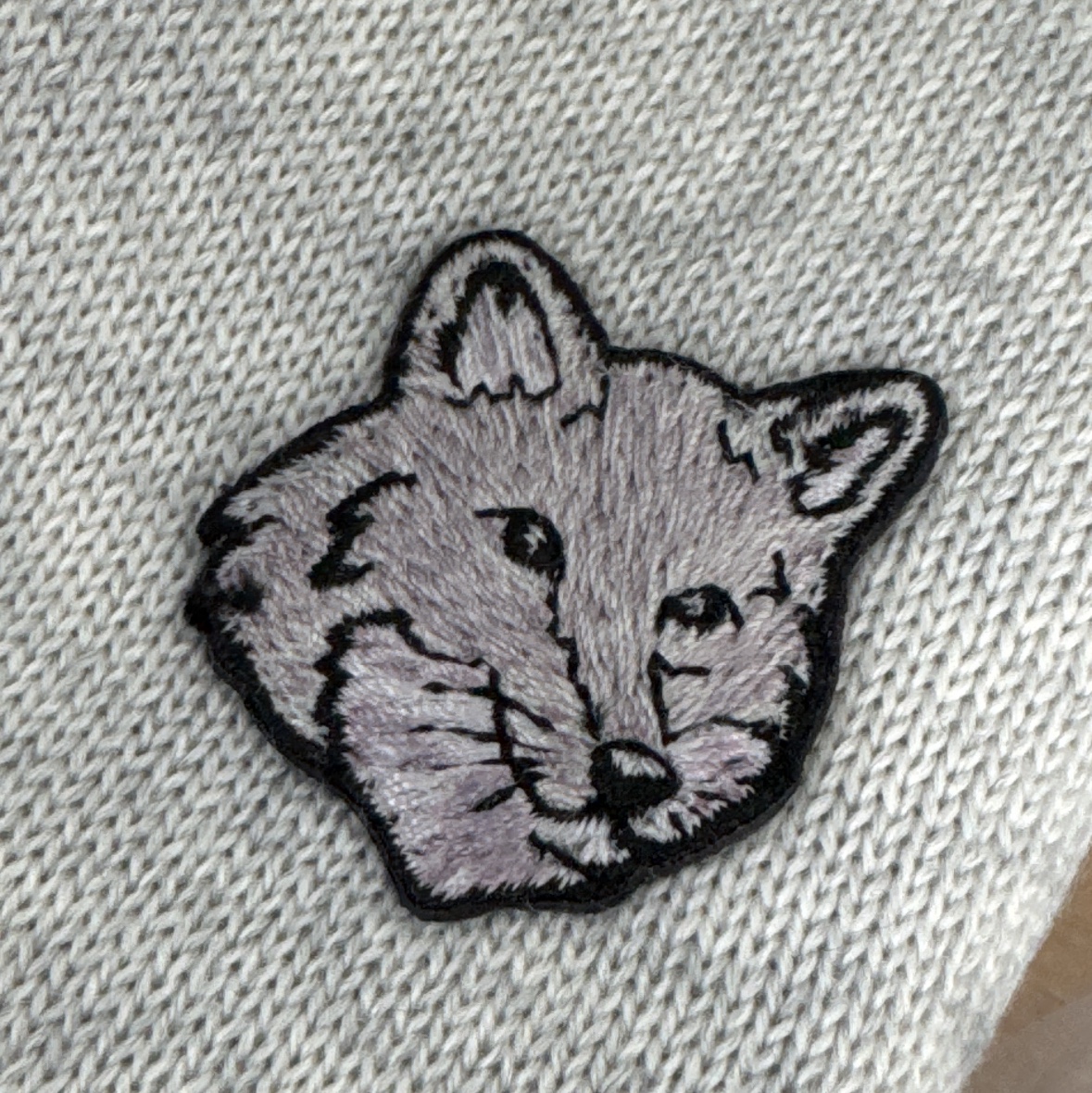 (W) Maison Kitsune Bold Fox Head Patch Regular Cardigan Light Grey Melange 착용 스타일 - 1