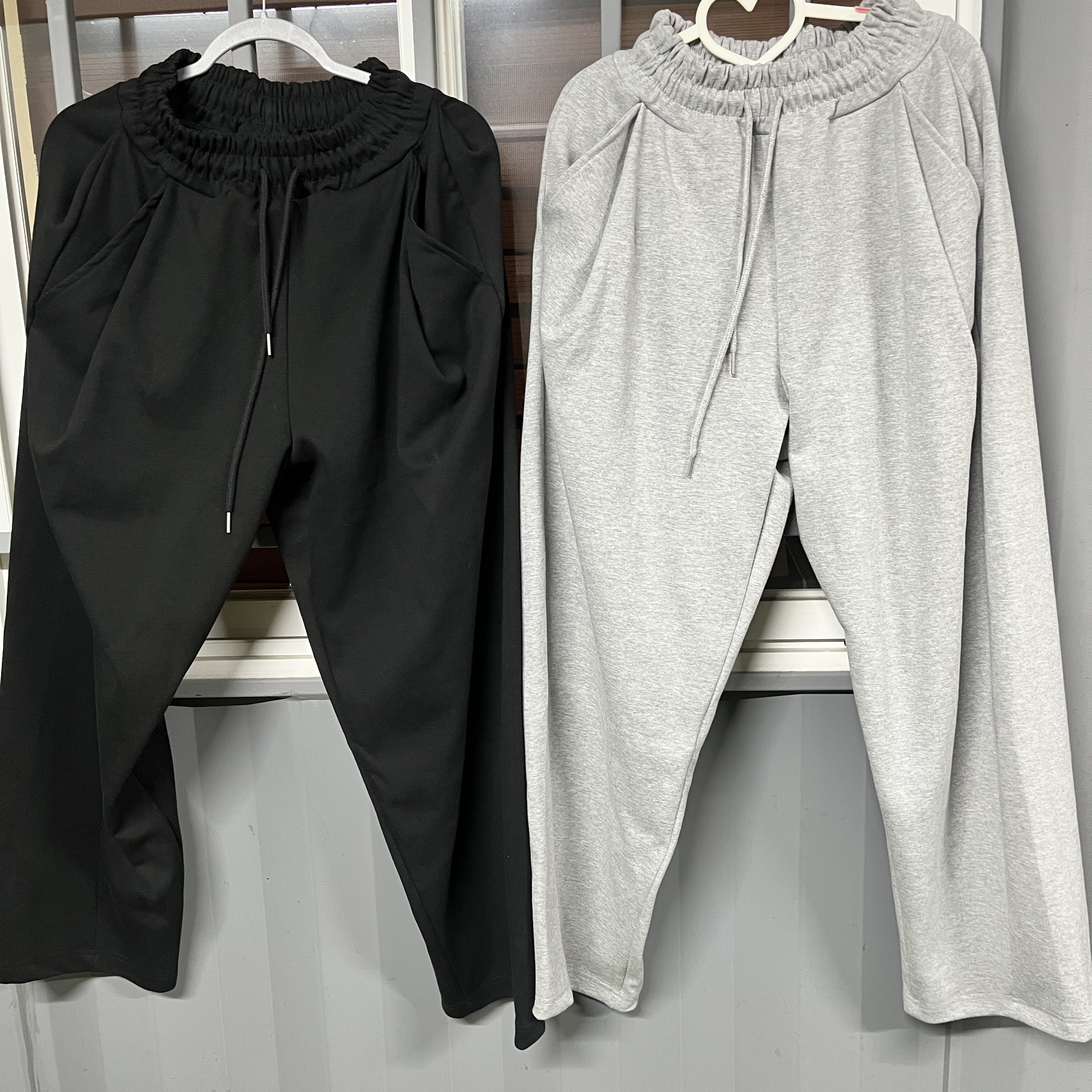 Knitted Curved Training Pants Black, Knitted Curved Training Pants Melange Grey 착용 스타일 - 1