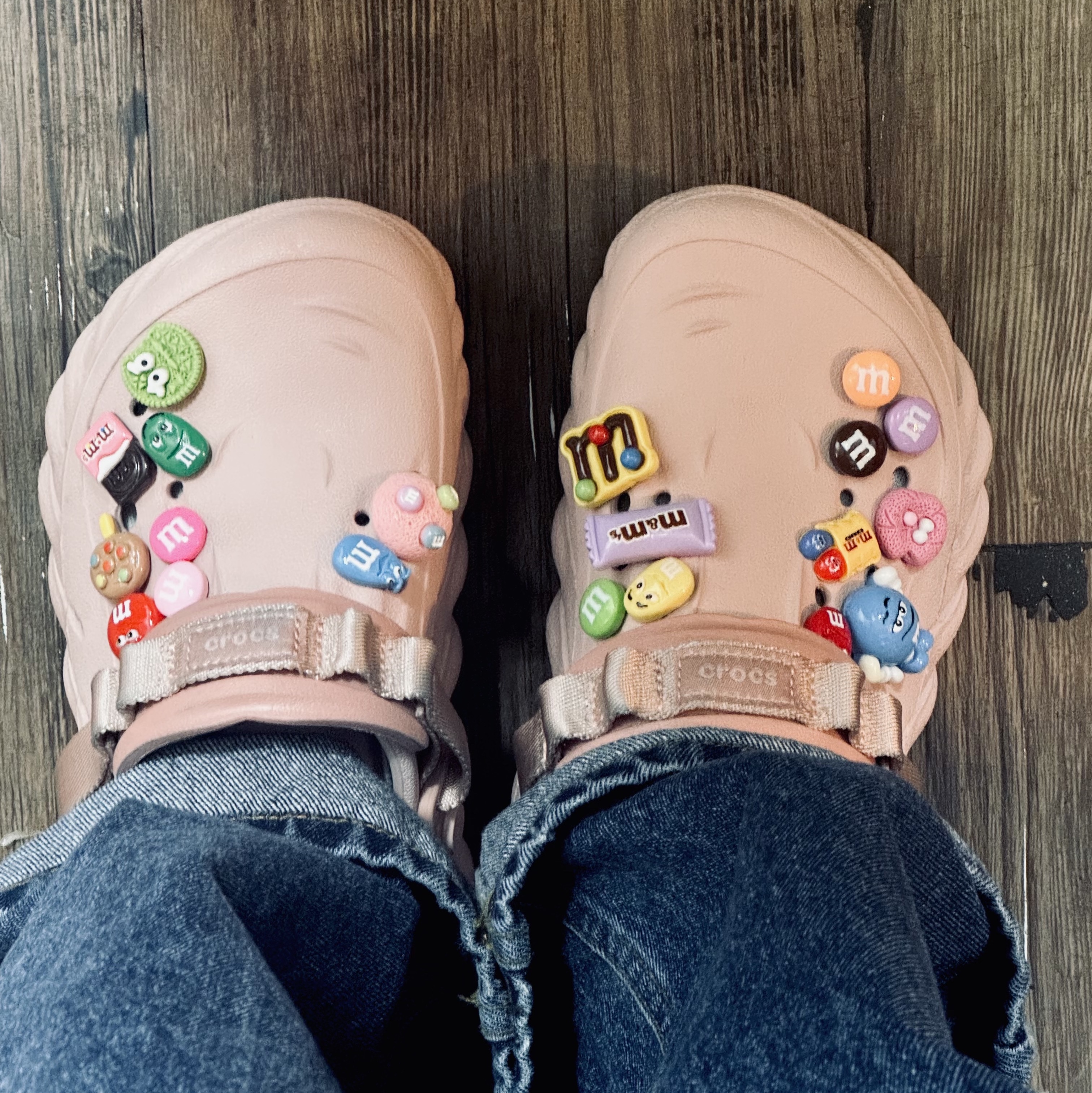 Crocs Echo Clog Pink Clay 착용 스타일