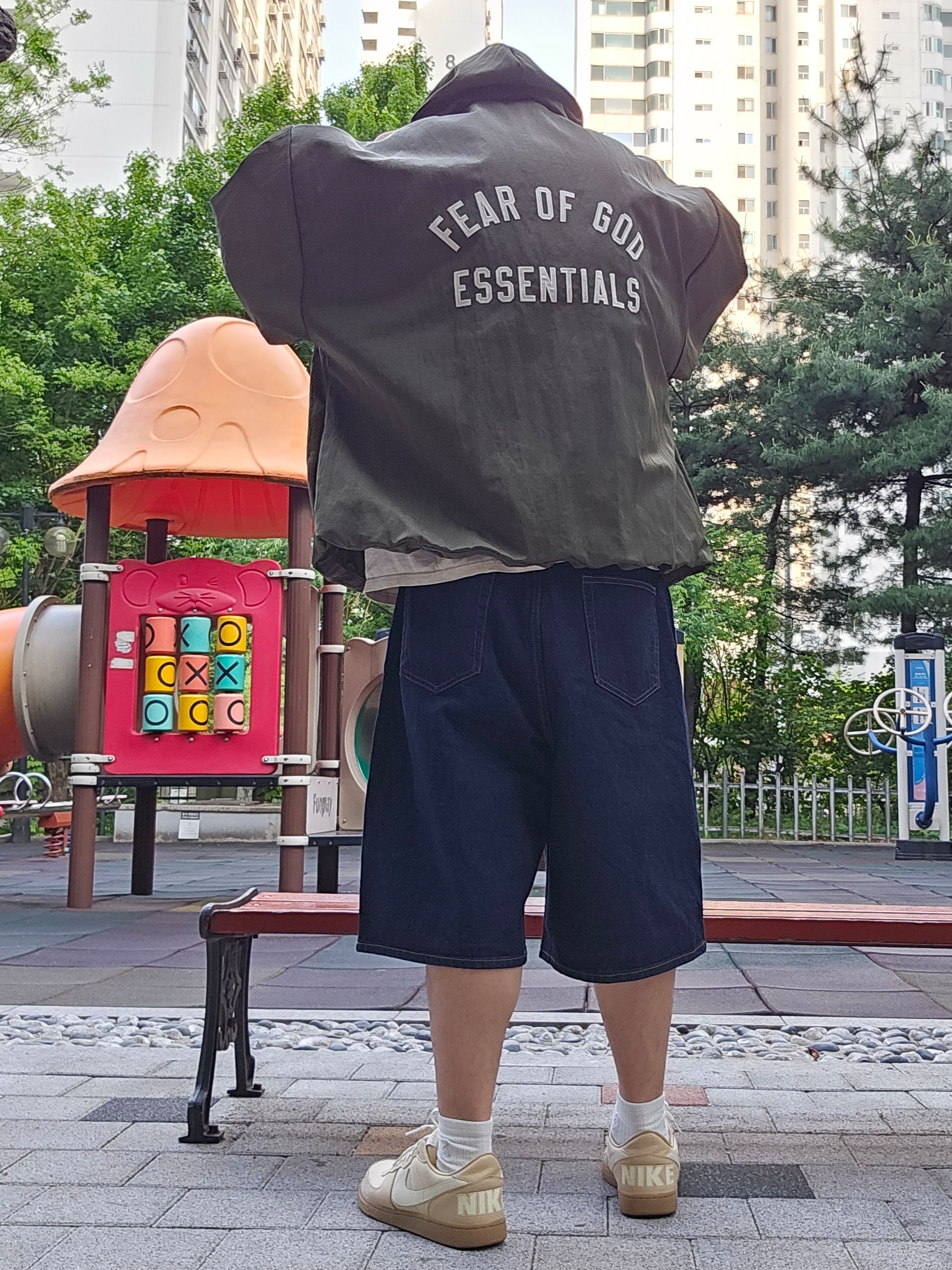 Supreme Denim Camp Cap Stripe - 24SS, Essentials Textured Nylon Hooded Coaches Jacket Military - 24FW 착용 스타일 - 2