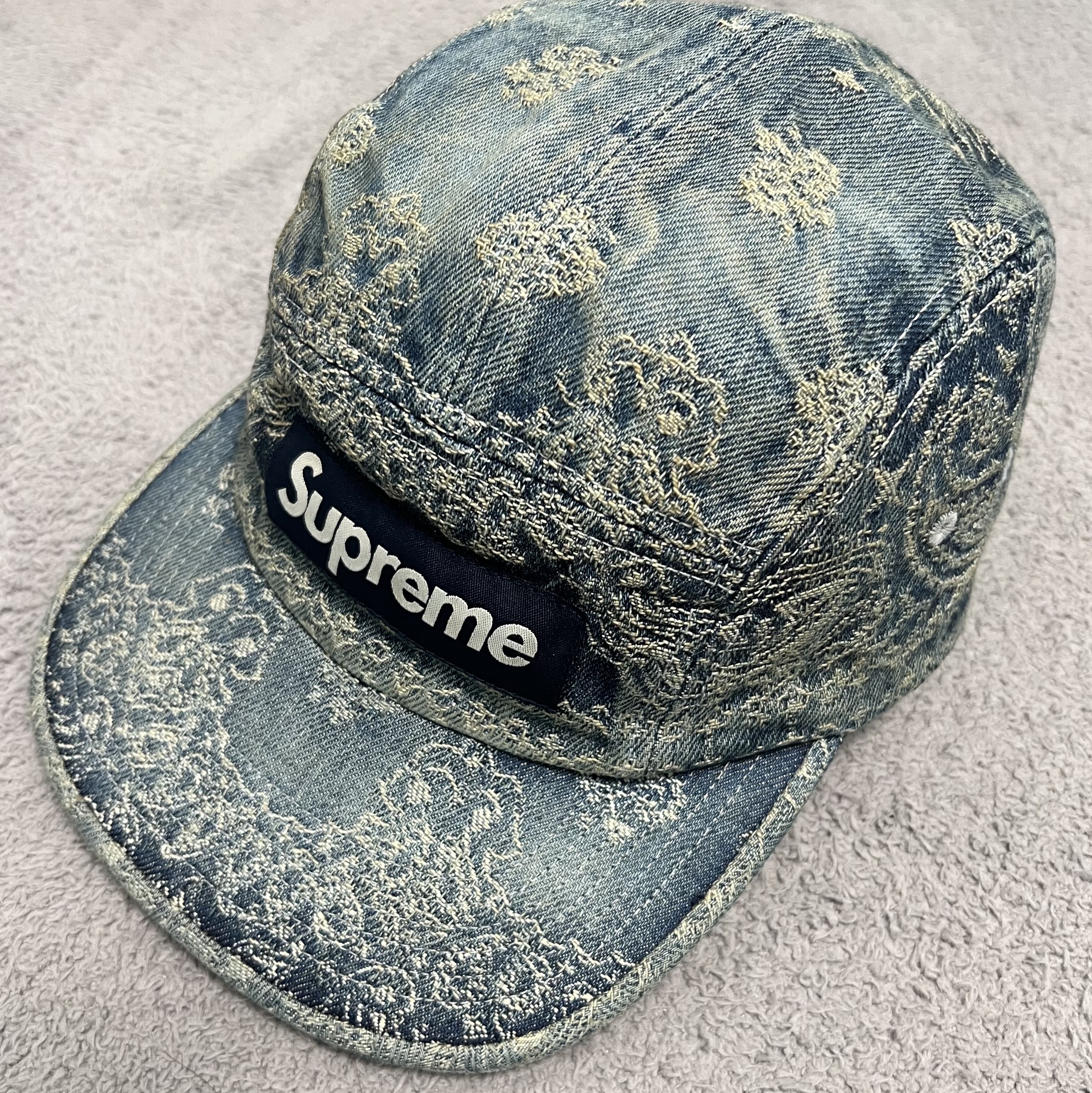 Supreme Bandana Jacquard Denim Camp Cap Blue - 25SS 착용 스타일