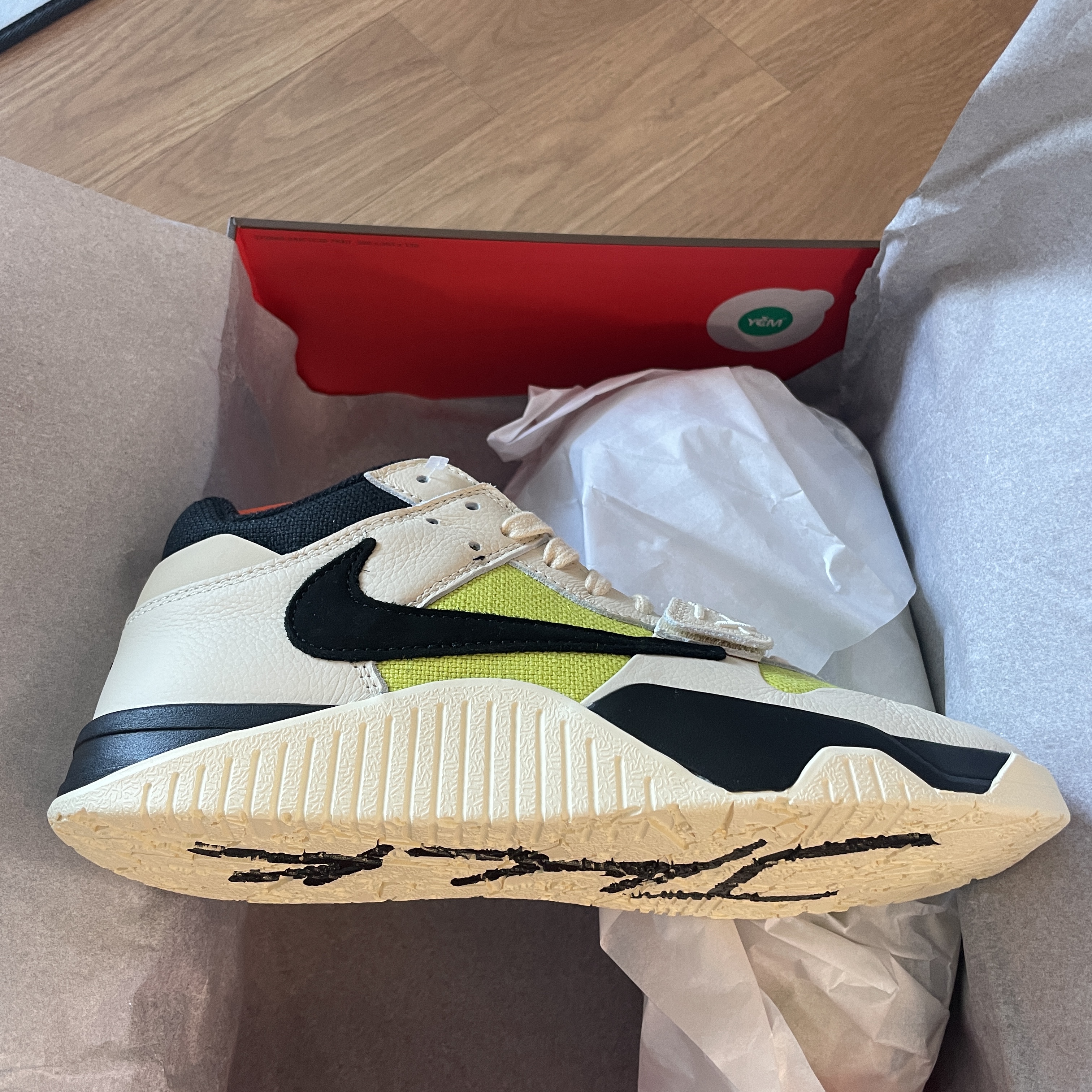 Jordan x Travis Scott Jumpman Jack TR Bright Cactus 착용 스타일