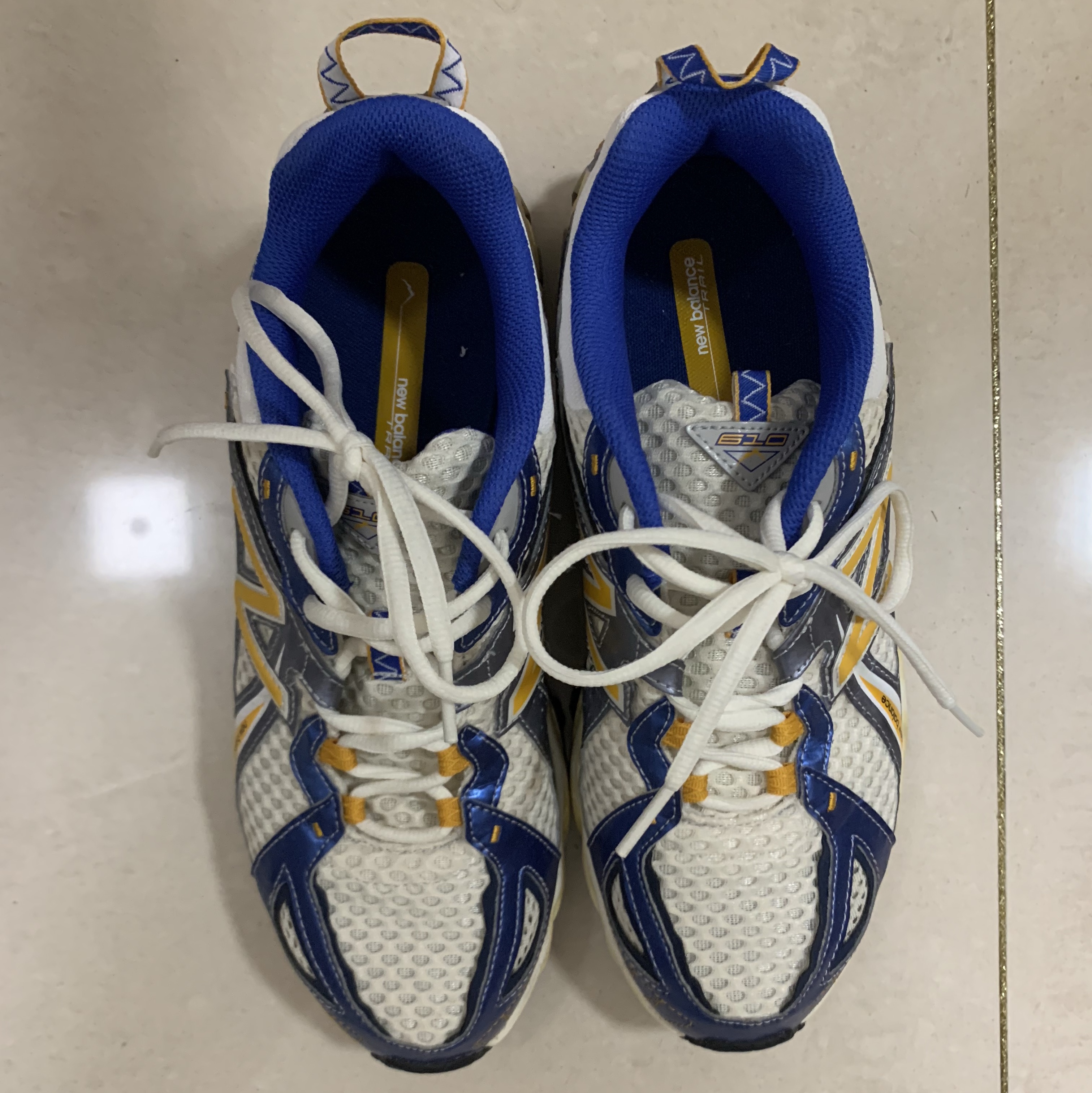 New Balance x Yeseyesee ML610 Atlantic Blue Varsity Gold 착용 스타일
