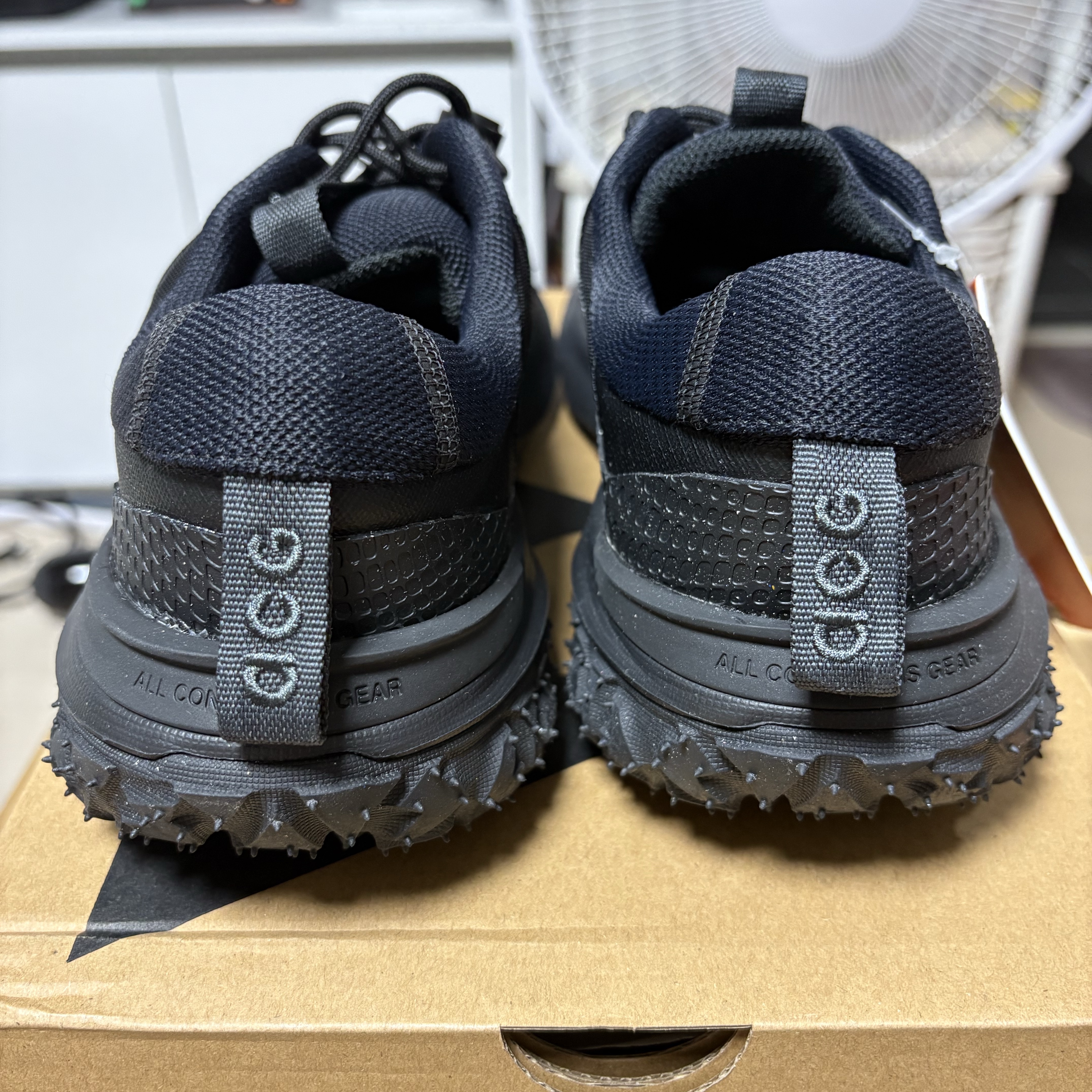 Nike ACG Mountain Fly 2 Low Black 착용 스타일 - 5