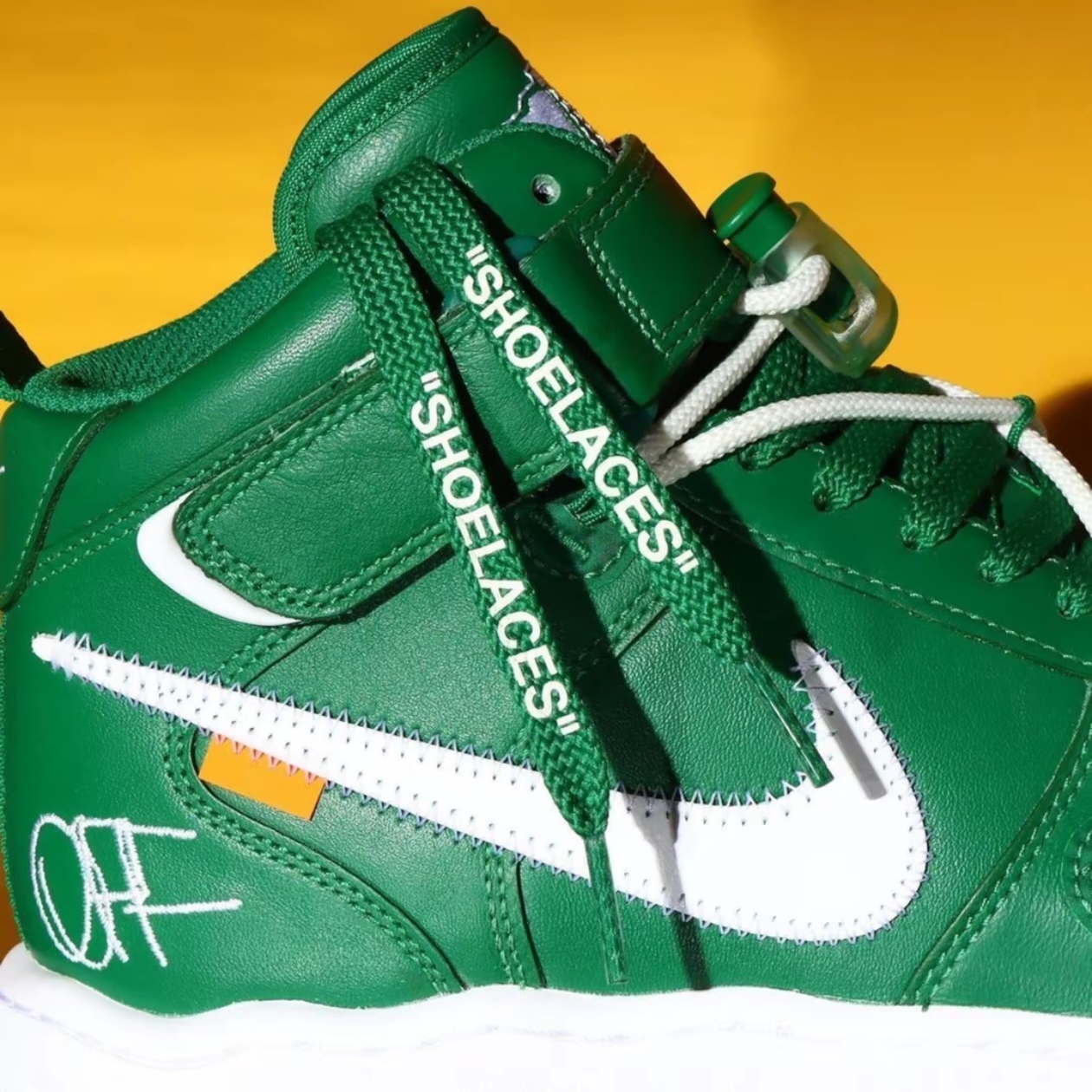Nike x Off-White Air Force 1 Mid SP Leather Pine Green 착용 스타일 - 2