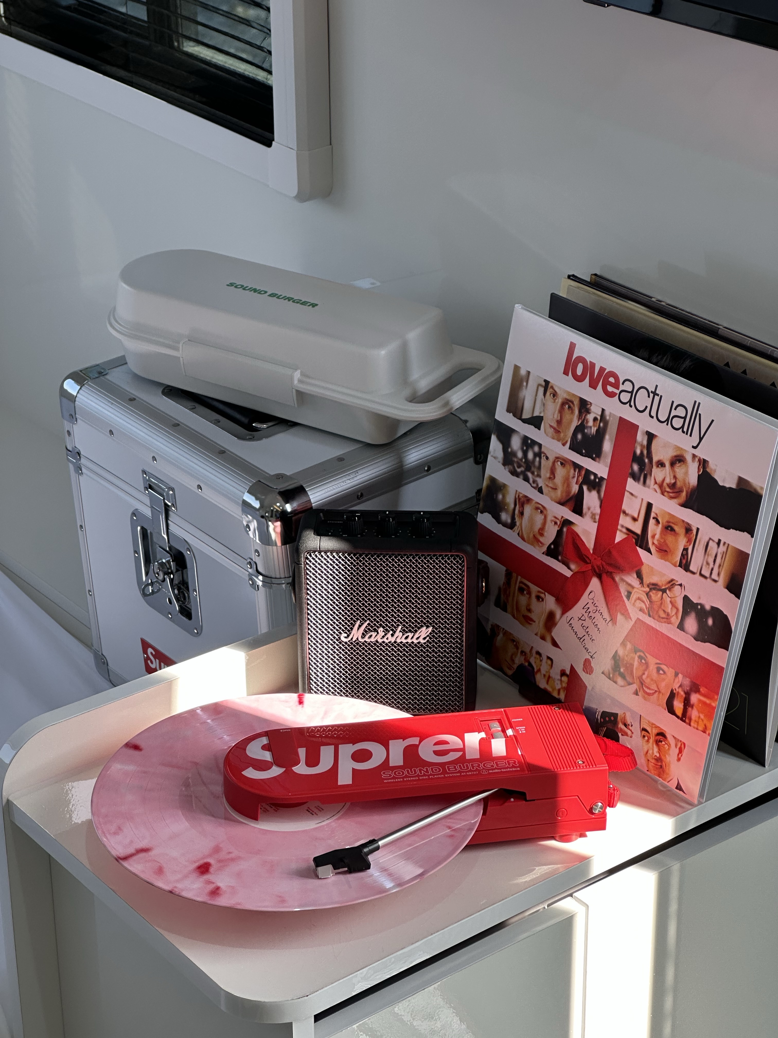 Supreme x Odyssey Record Case White - 25SS, Marshall Stockwell II Black (Korean Ver.) 착용 스타일