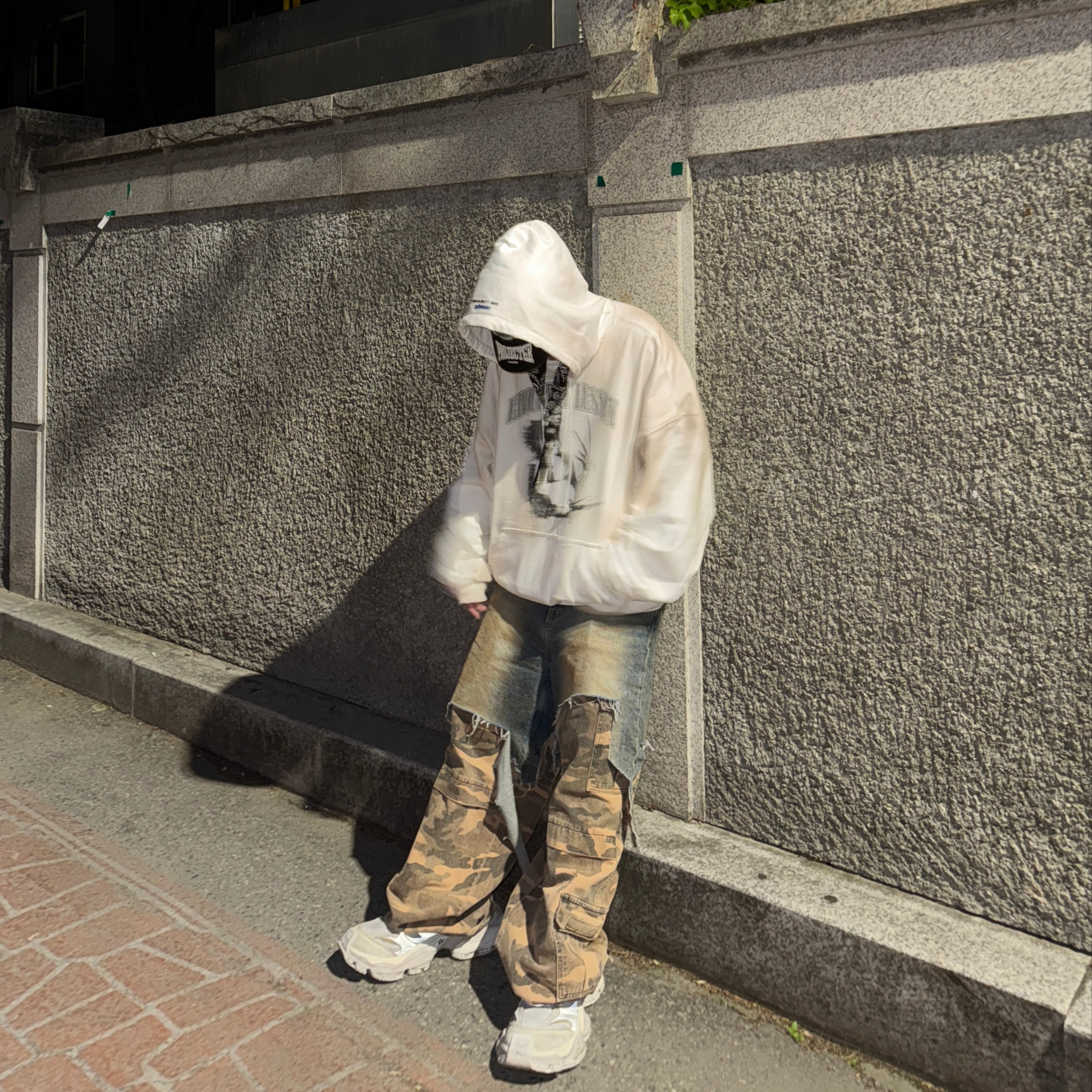Project G/R Bandana Layered Cap Black, Project G/R Layered Cargo Denim Pants Blue Camo 착용 스타일 - 1