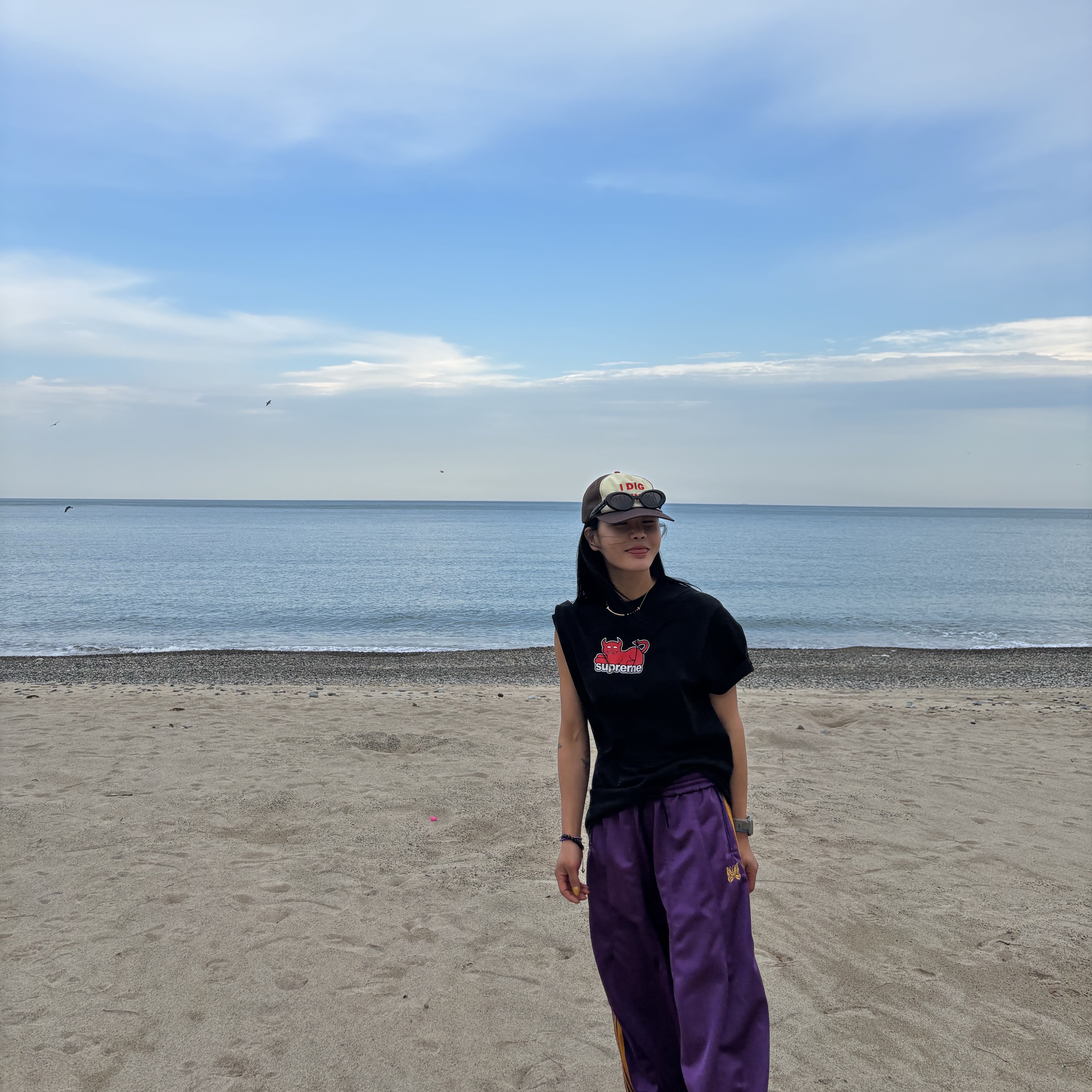Needles H.D. Track Pants Poly Smooth Purple, Alex Zono I Dig Running Trucker Hat OG Brown 착용 스타일 - 3