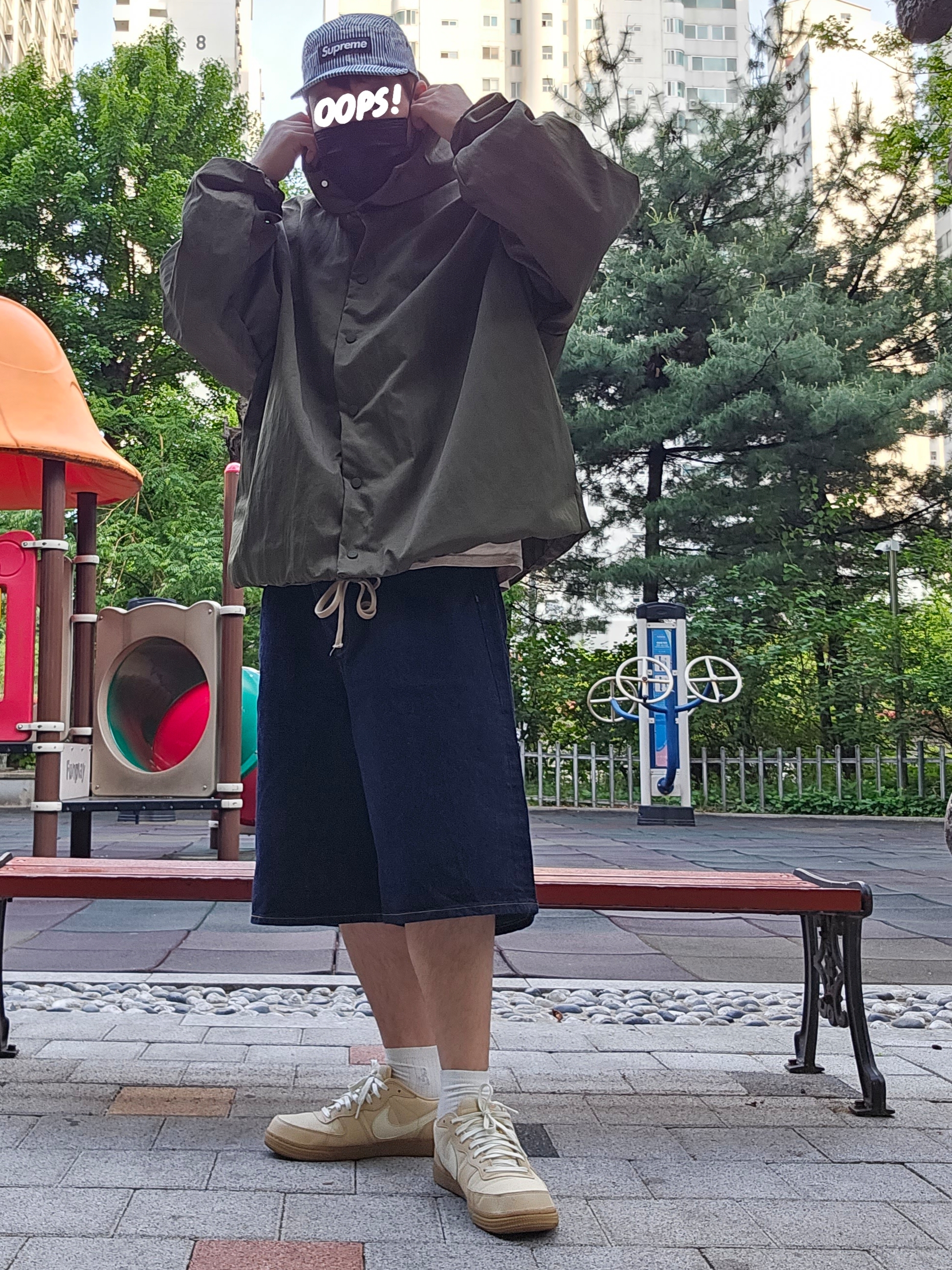 Supreme Denim Camp Cap Stripe - 24SS, Essentials Textured Nylon Hooded Coaches Jacket Military - 24FW 착용 스타일 - 4