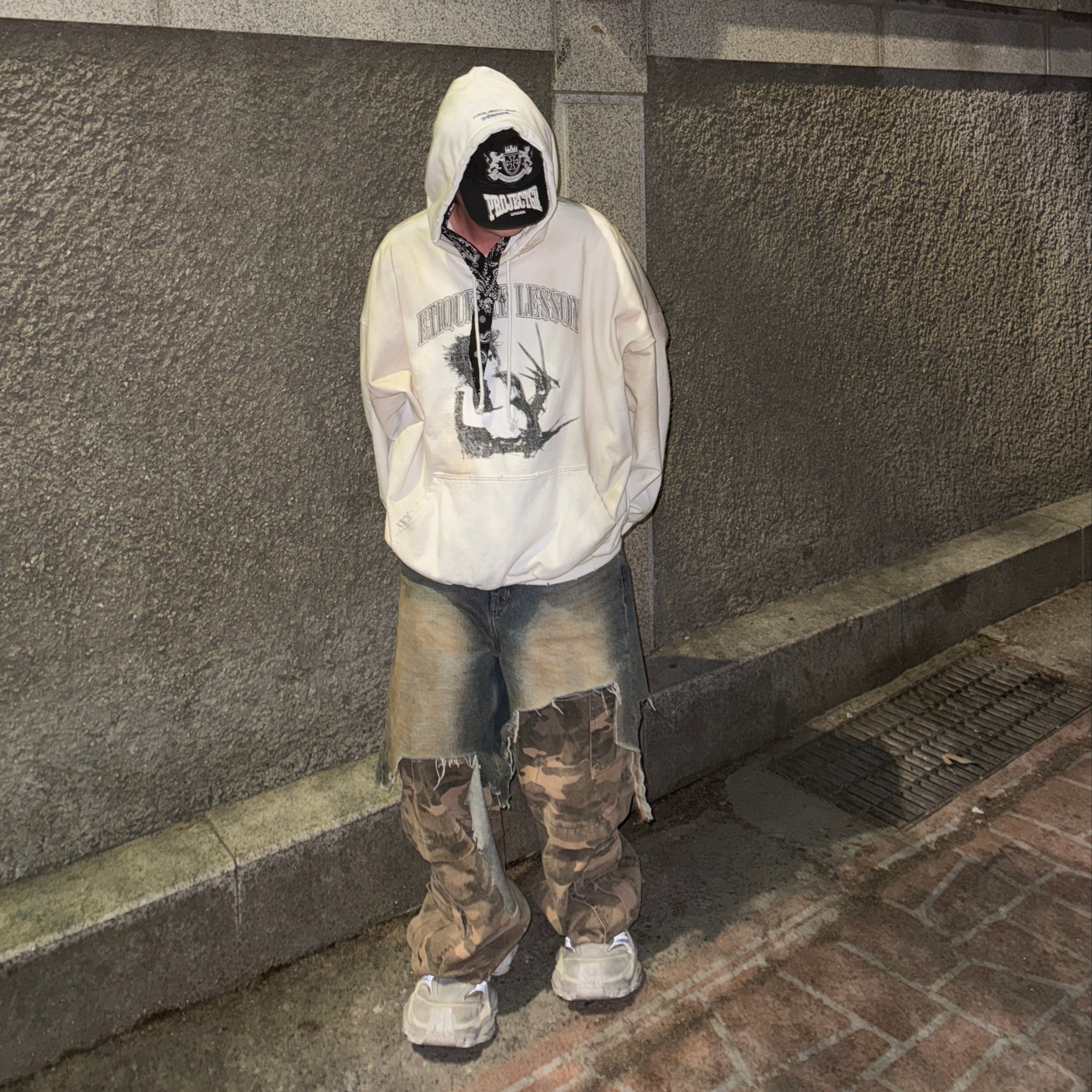 Project G/R Bandana Layered Cap Black, Project G/R Layered Cargo Denim Pants Blue Camo 착용 스타일 - 2