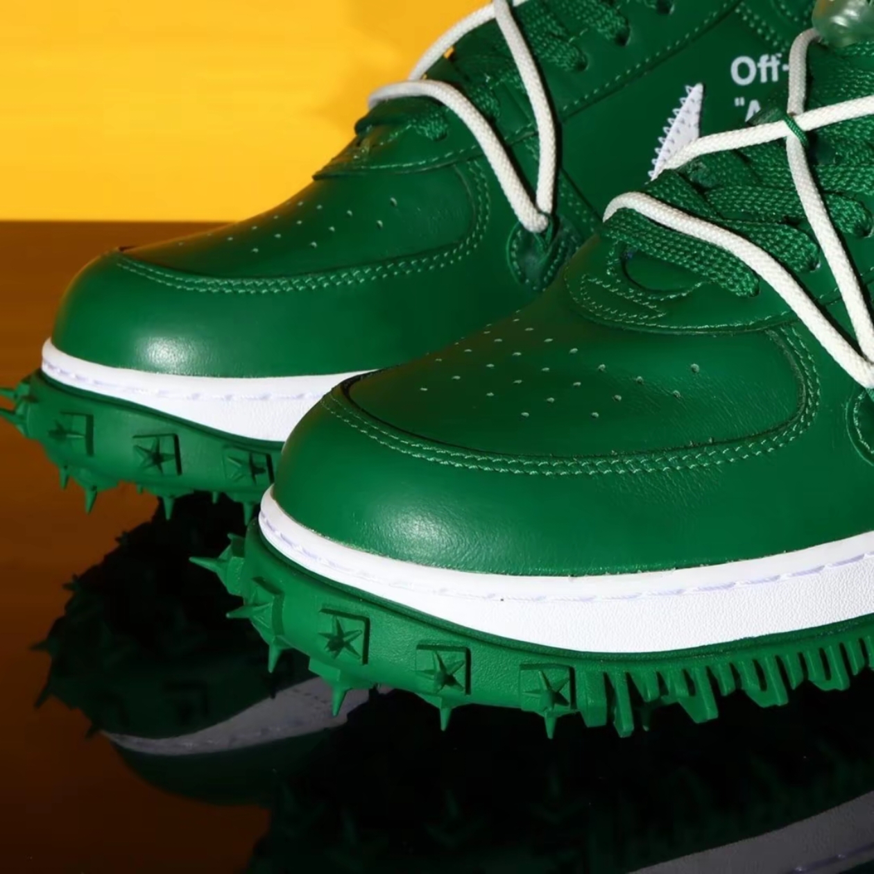 Nike x Off-White Air Force 1 Mid SP Leather Pine Green 착용 스타일 - 6