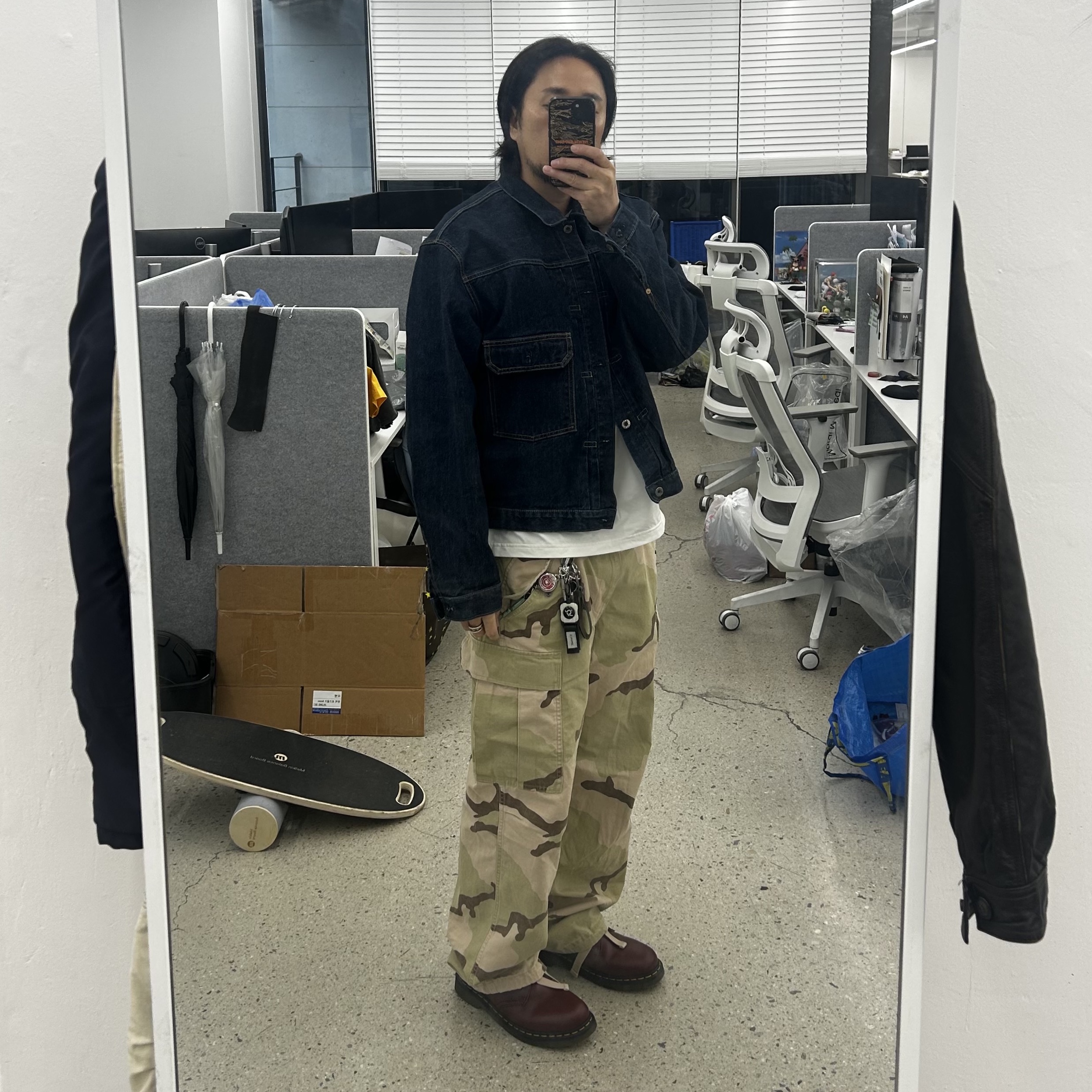 Kapital 14 oz. Denim 1ST One Wash Jacket Indigo, Stussy Ripstop Military Cargo Pants Sand Camo 착용 스타일 - 1