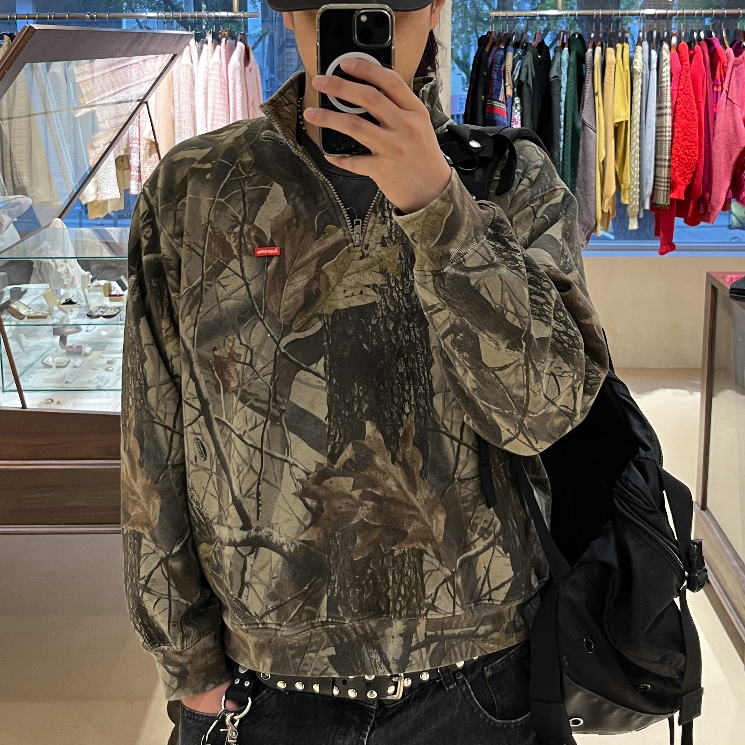 Supreme Small Box Half Zip Pullover Realtree Hardwoods Camo - 25SS 착용 스타일