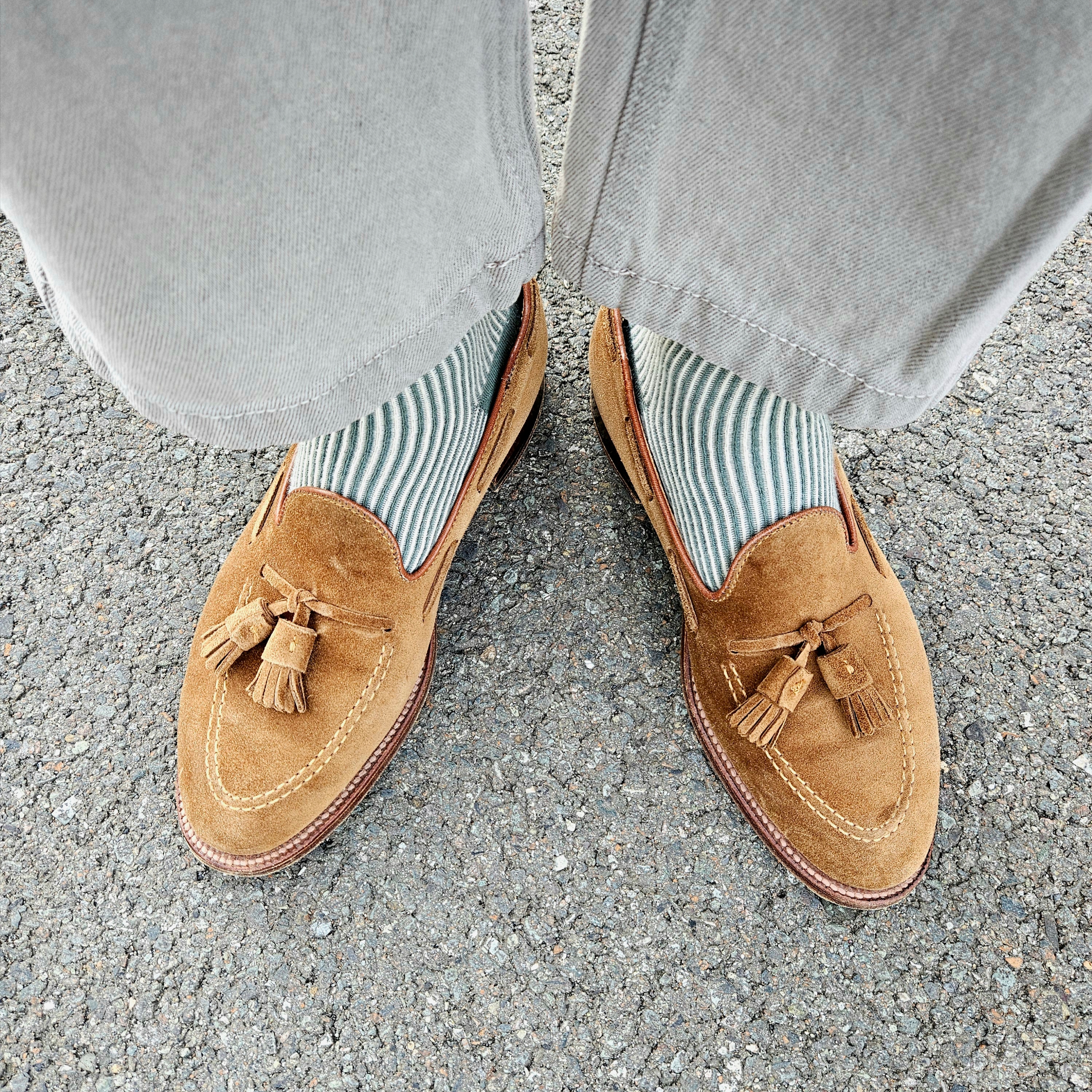 Alden 6243 Suede Unlined Flex Penny Loafer Snuff - D 착용 스타일 - 5