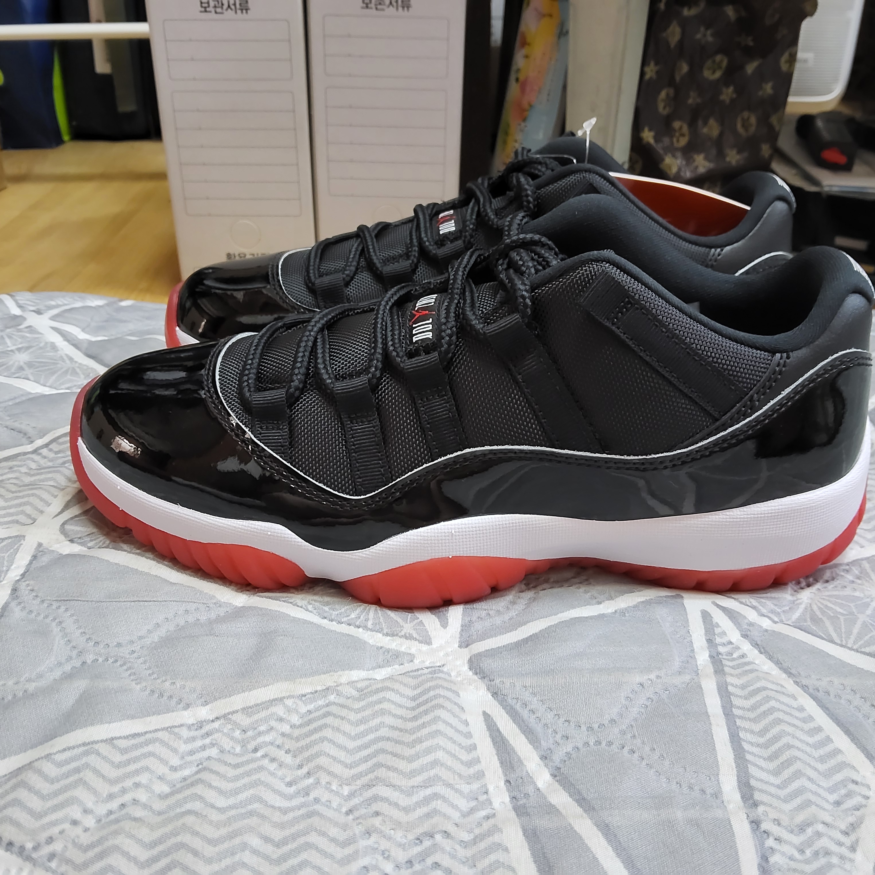 Jordan 11 Retro Low Bred 2025 착용 스타일 - 2
