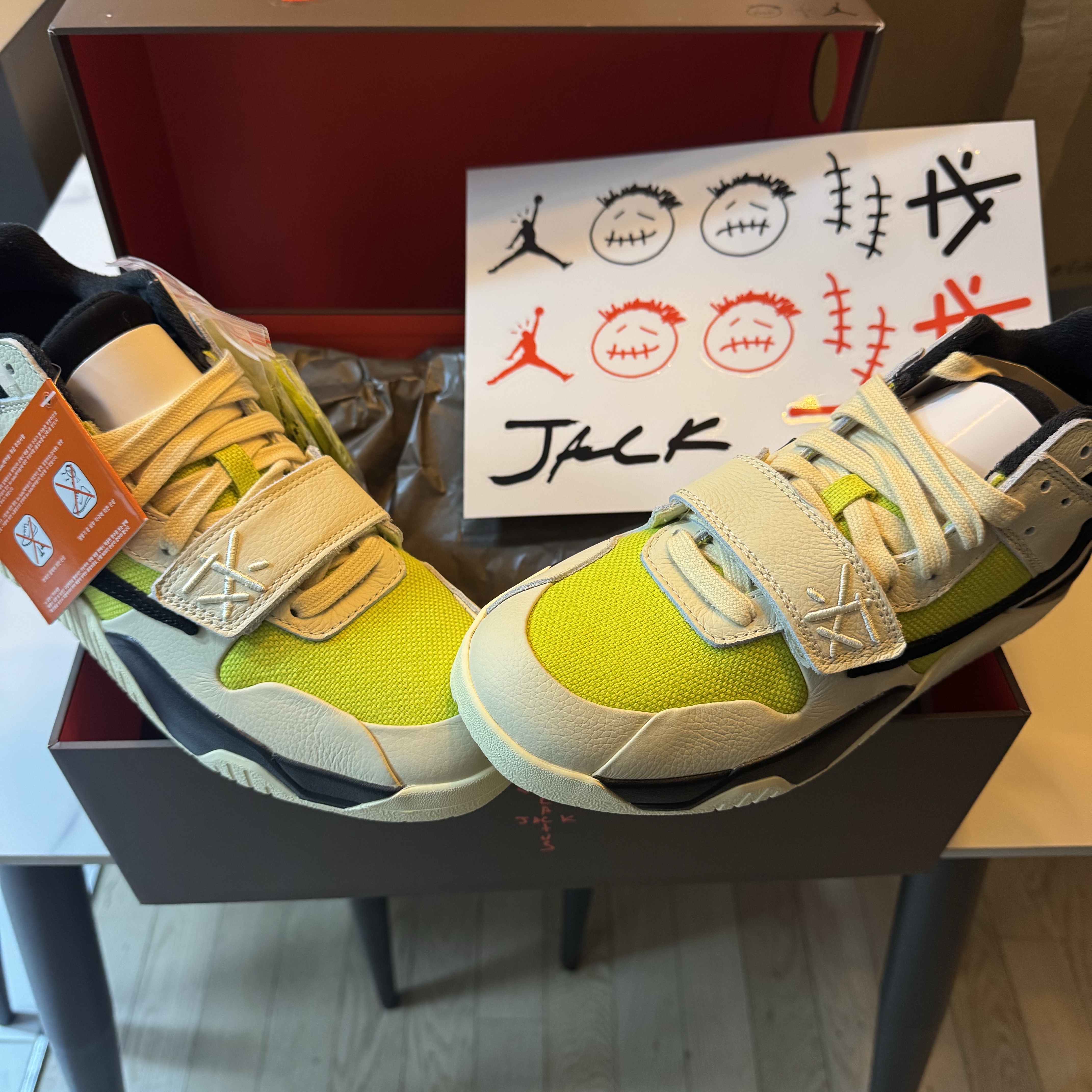 Jordan x Travis Scott Jumpman Jack TR Bright Cactus 착용 스타일