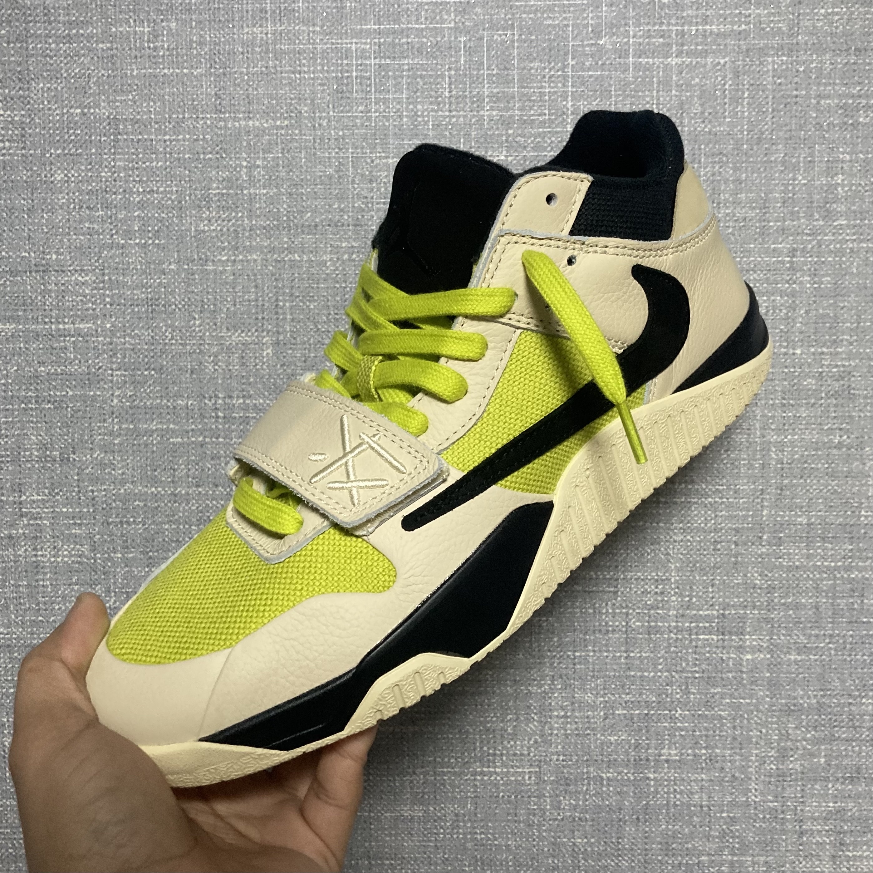 Jordan x Travis Scott Jumpman Jack TR Bright Cactus 착용 스타일 - 3