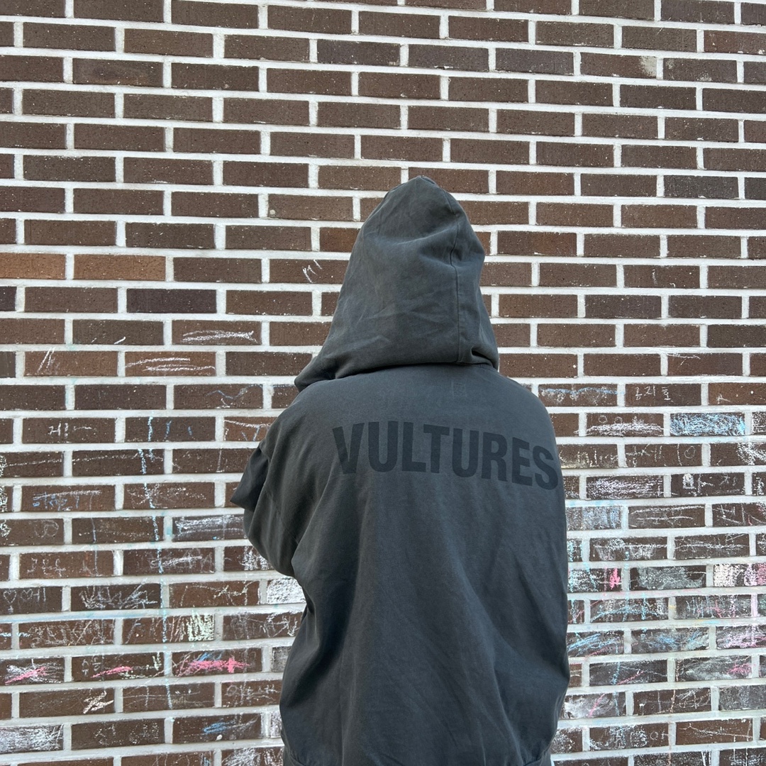 ¥$ Vultures Merch Hoodie Black - Korea Exclusive 착용 스타일