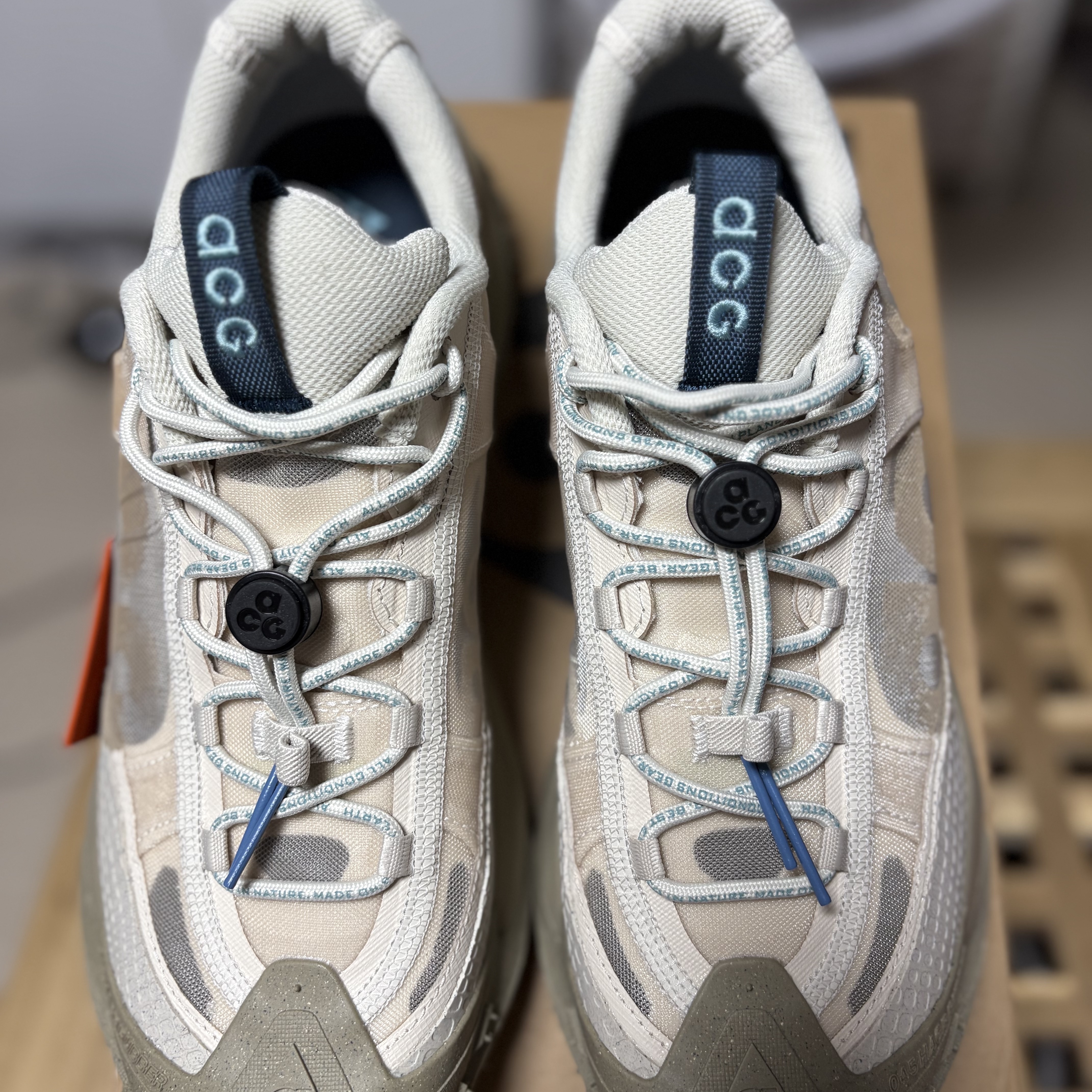 Nike ACG Mountain Fly 2 Low Light Orewood Brown Khaki 착용 스타일 - 4
