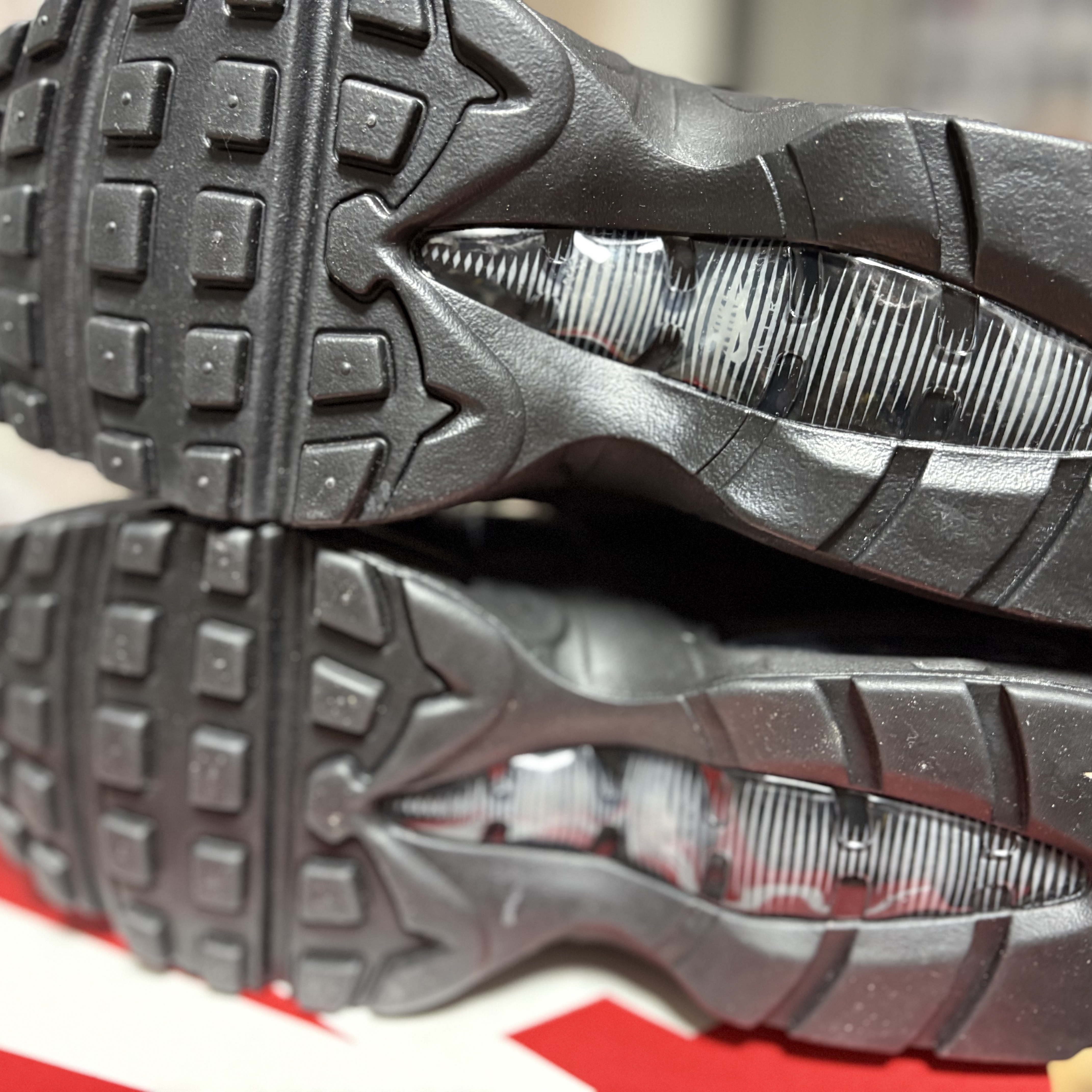 Nike Air Max 95 Essential Triple Black 2020 착용 스타일 - 6