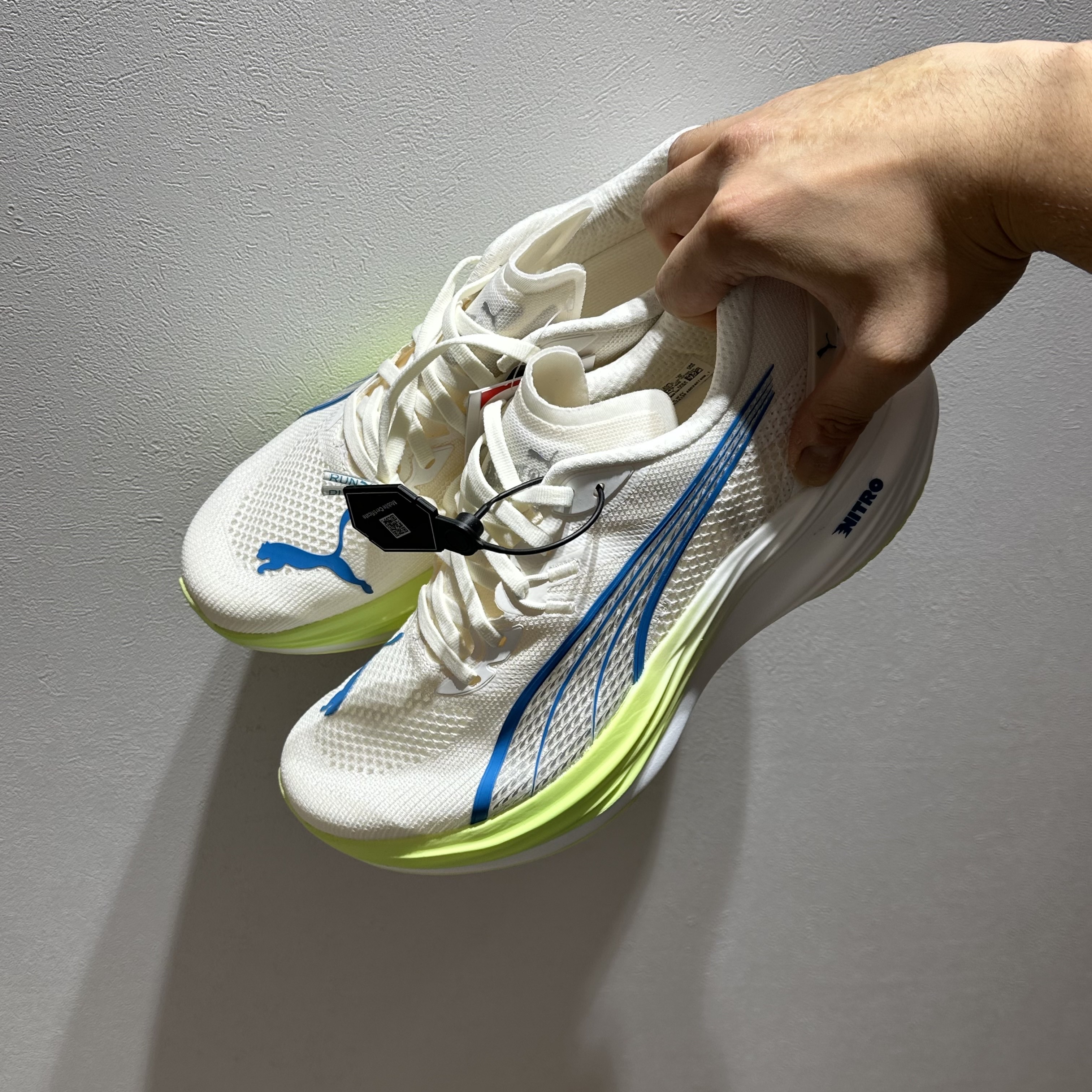 Puma Deviate Nitro 3 Wide Frosted Ivory Tropical Blue 착용 스타일 - 2