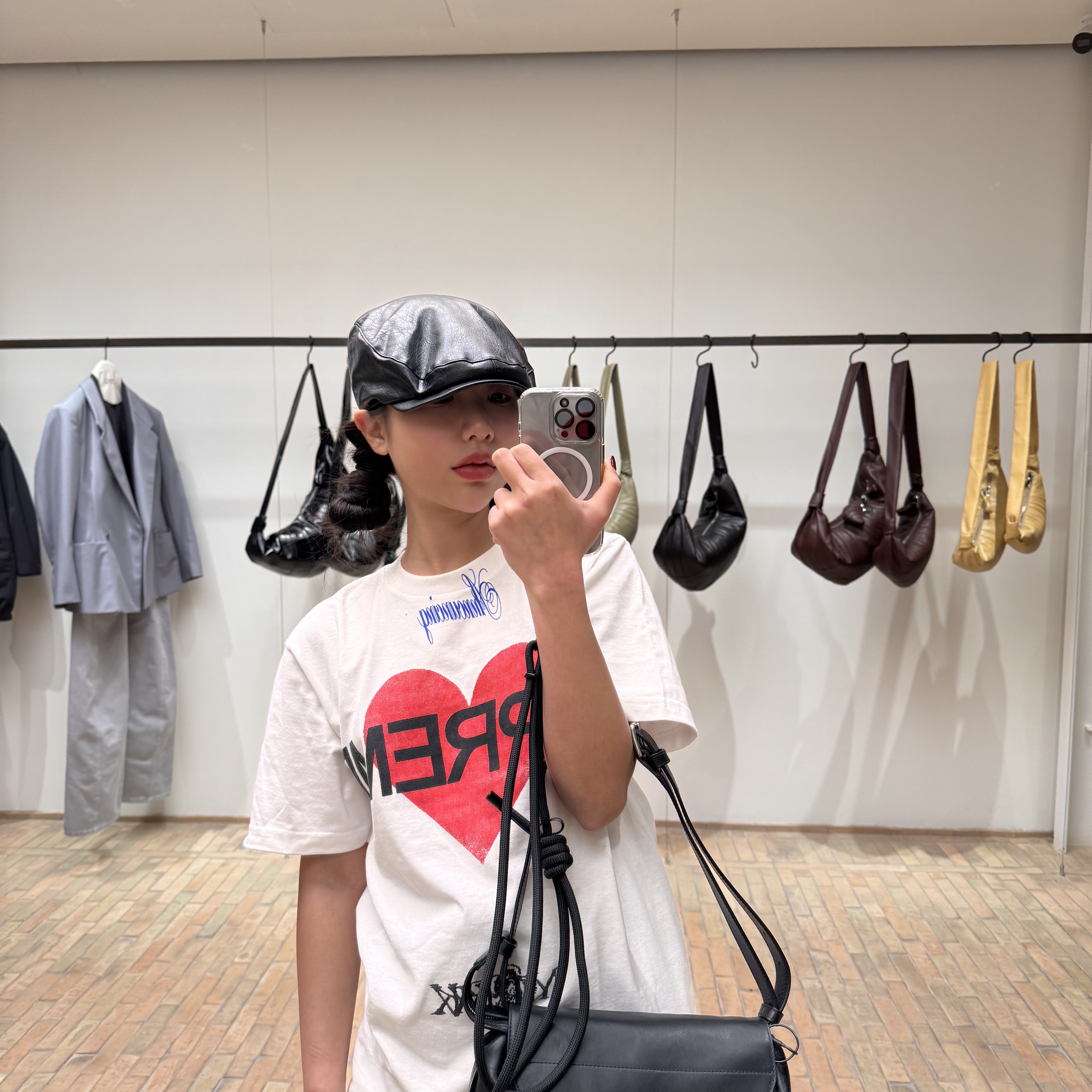 Supreme Announcing T-Shirt White - 25SS 착용 스타일 - 1