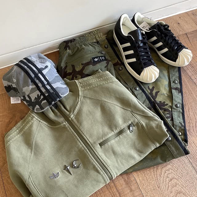 Adidas x Thug Club Track Top Focus Olive - KR Sizing, Adidas x Thug Club Track Top Black - KR Sizing 착용 스타일 - 1